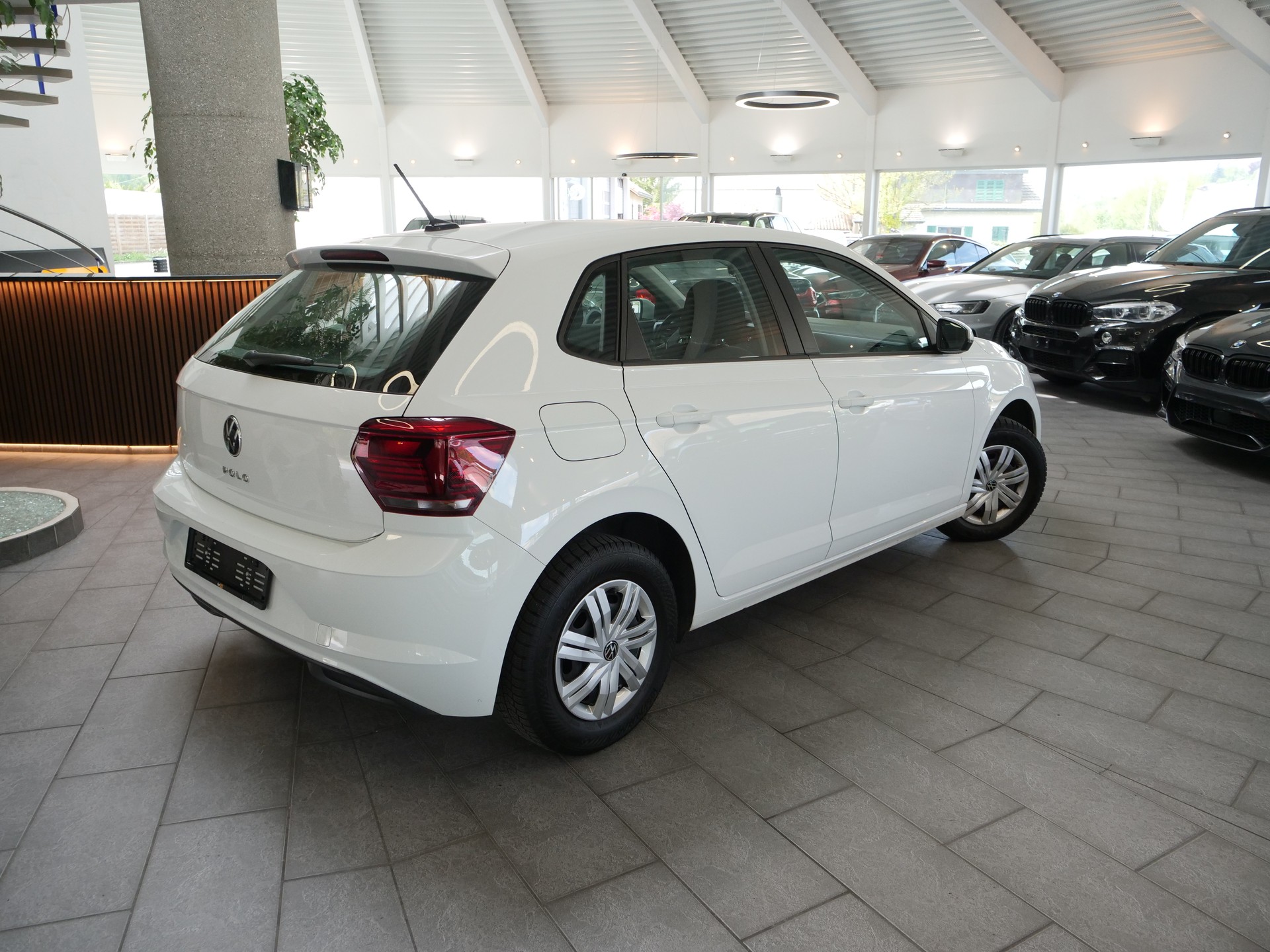 VW Polo 1.0 BMT Trendline-showroom-element-1