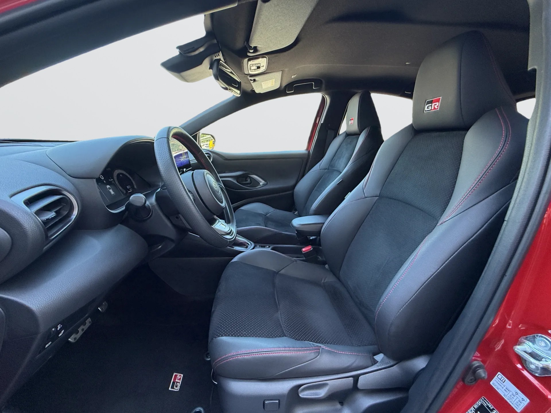 TOYOTA Yaris 1.5 GR Sport e-CVT-image-9