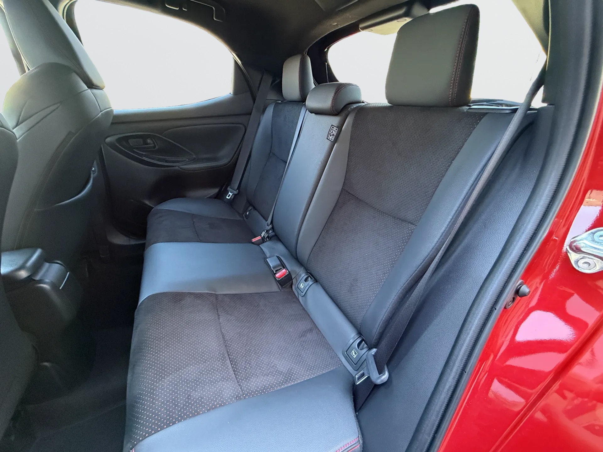 TOYOTA Yaris 1.5 GR Sport e-CVT-image-10