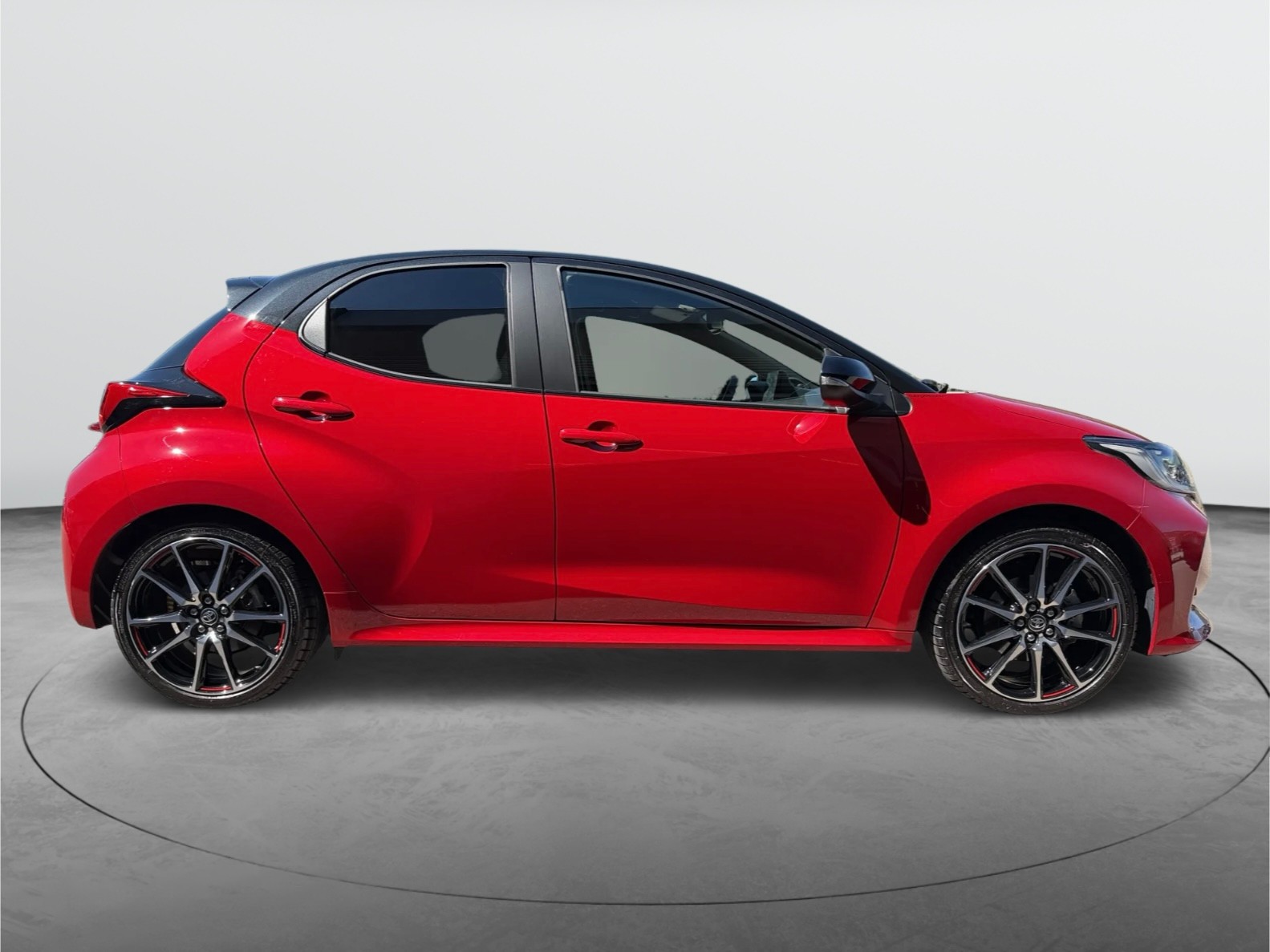 TOYOTA Yaris 1.5 GR Sport e-CVT-showroom-element-3