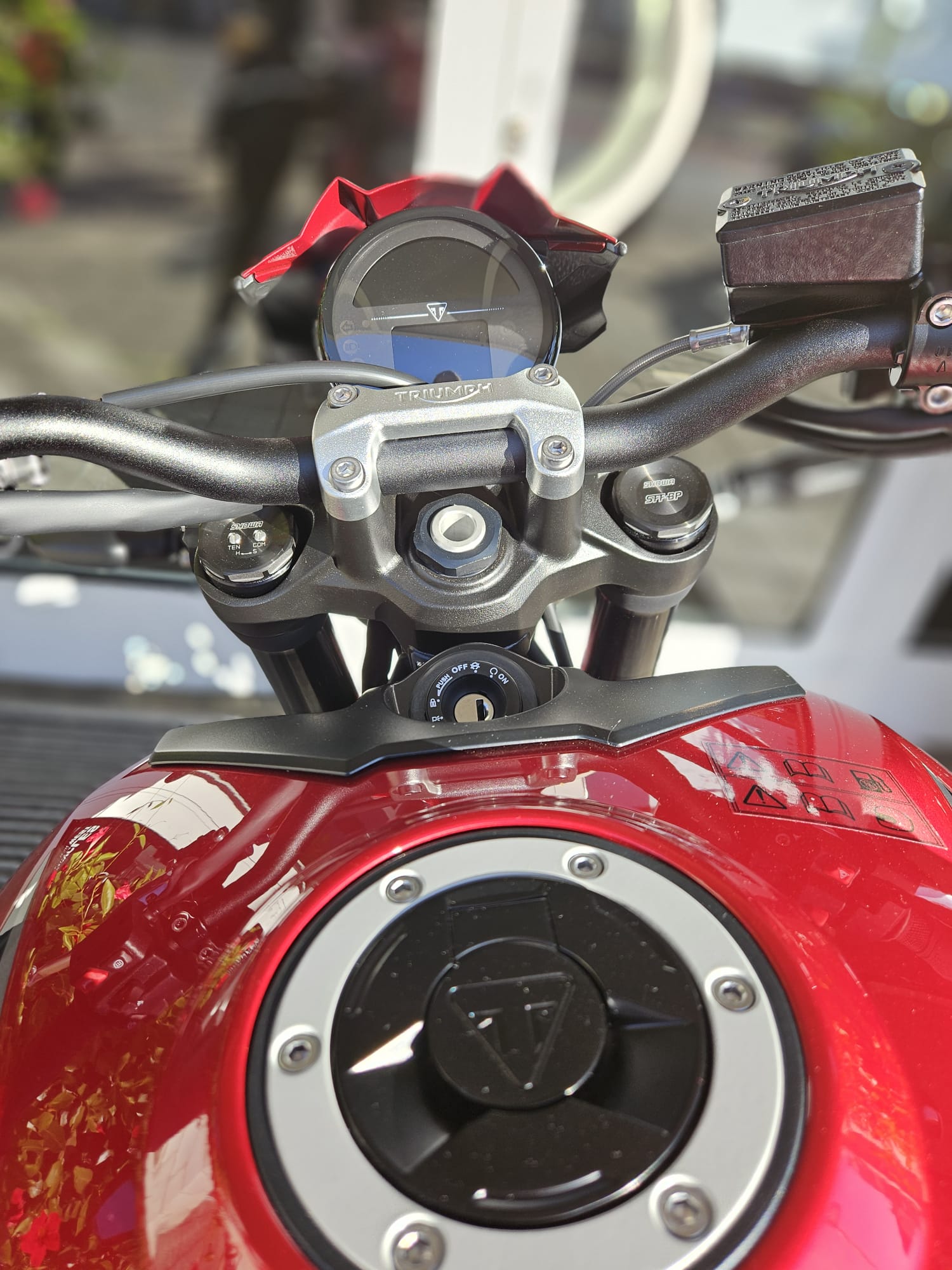 TRIUMPH Trident 800-image-11