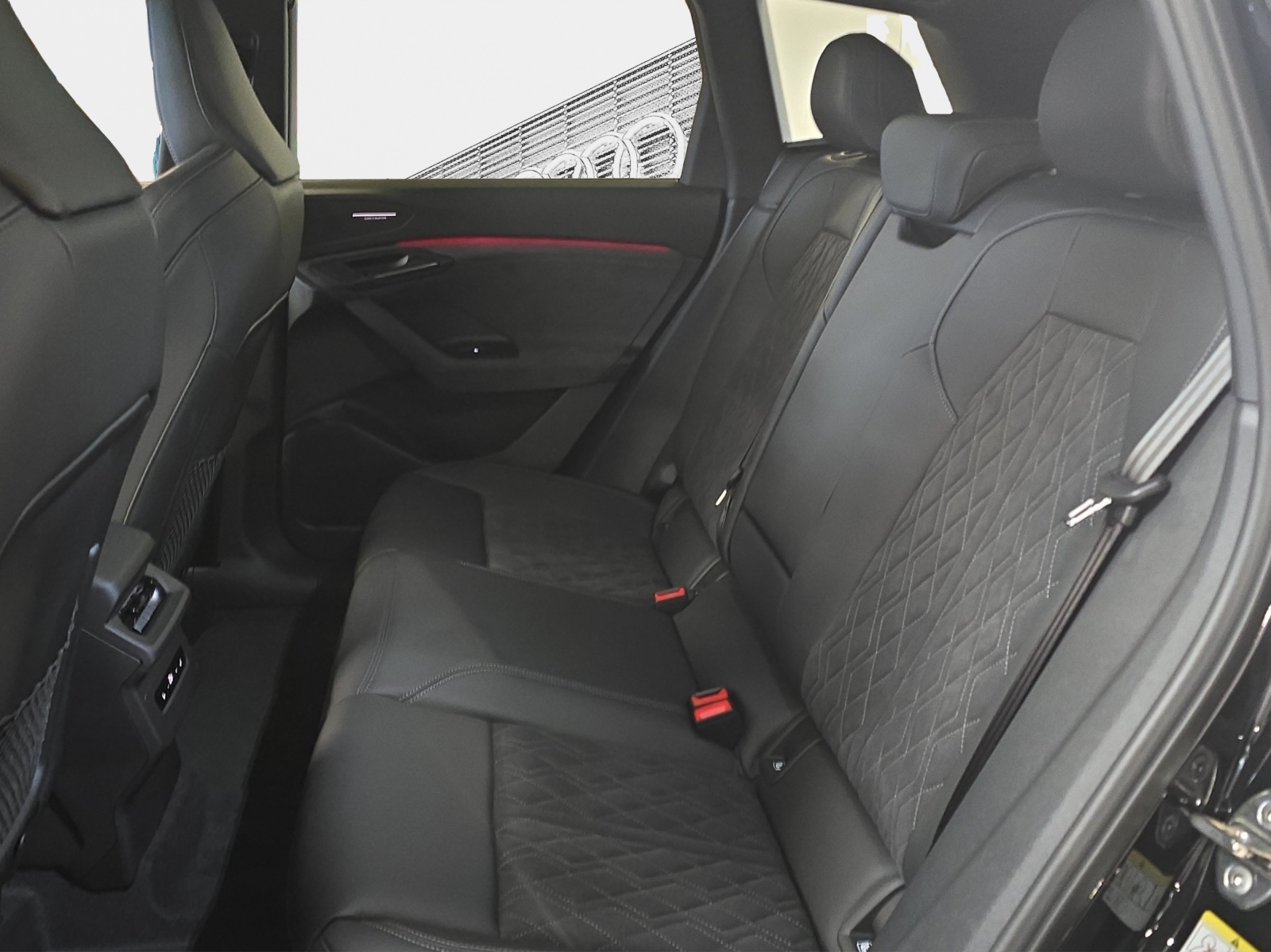 AUDI Q6 e-tron quattro-image-12