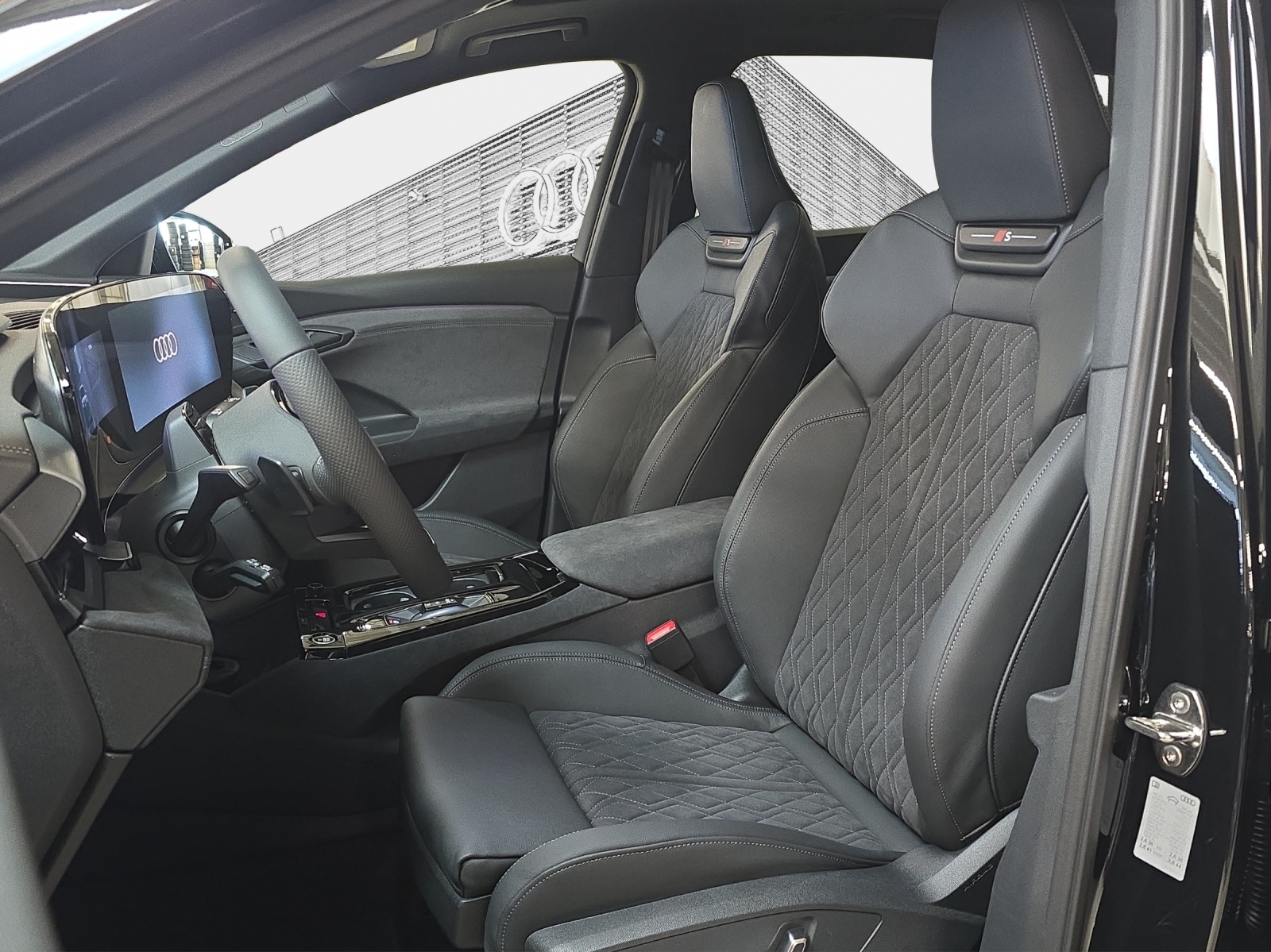 AUDI Q6 e-tron quattro-image-10