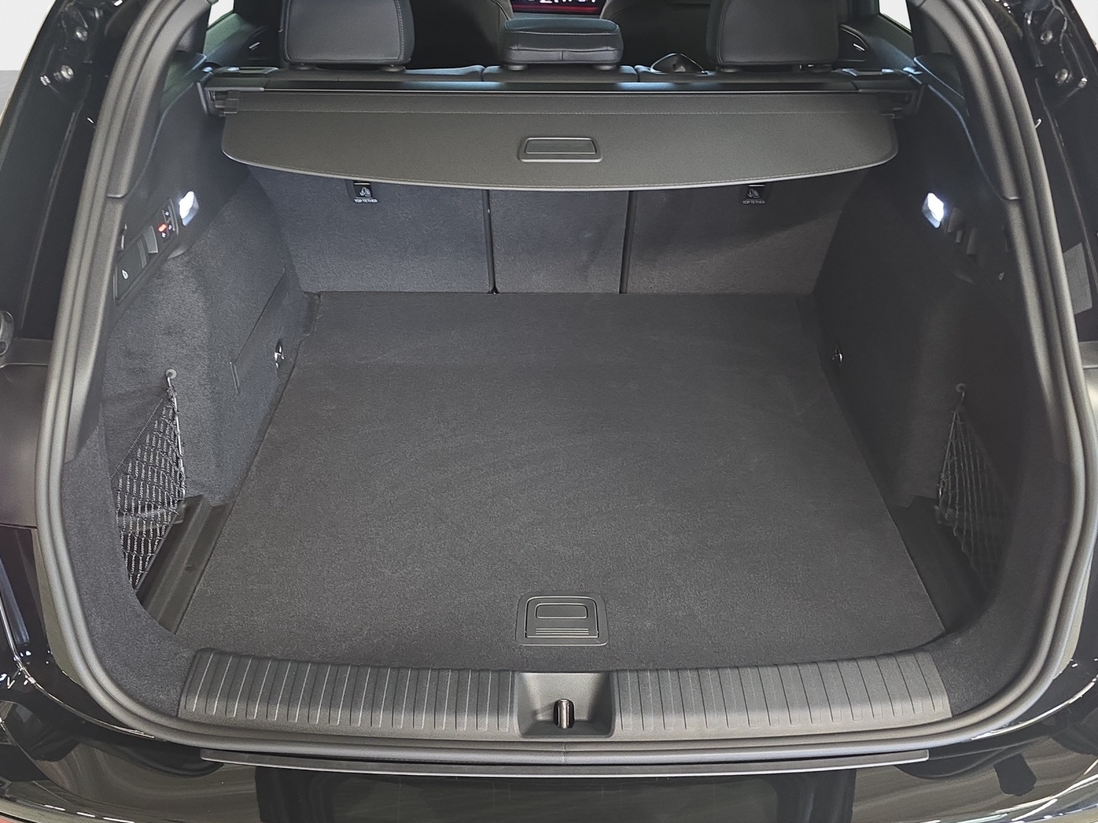 AUDI Q6 e-tron quattro-image-13