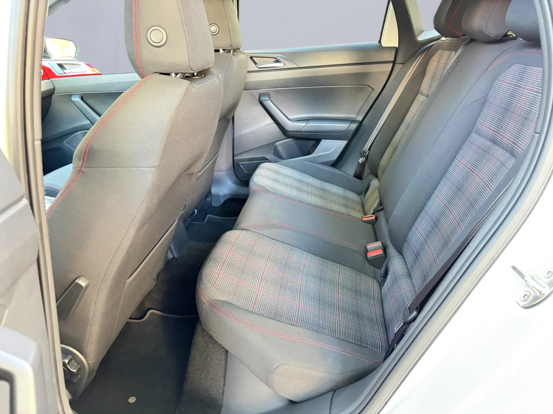 VW Polo 2.0 TSI GTI DSG-image-9