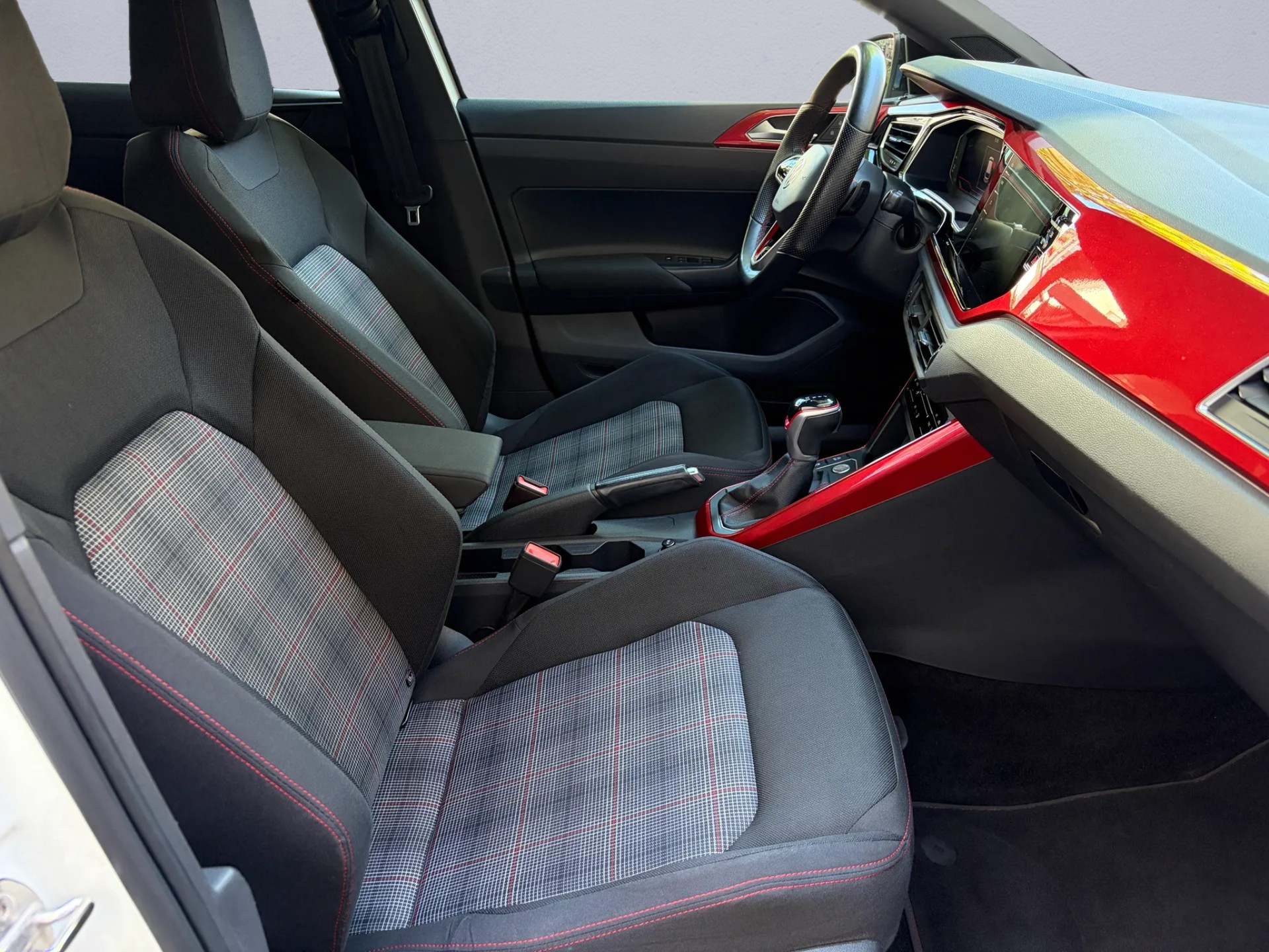 VW Polo 2.0 TSI GTI DSG-image-11