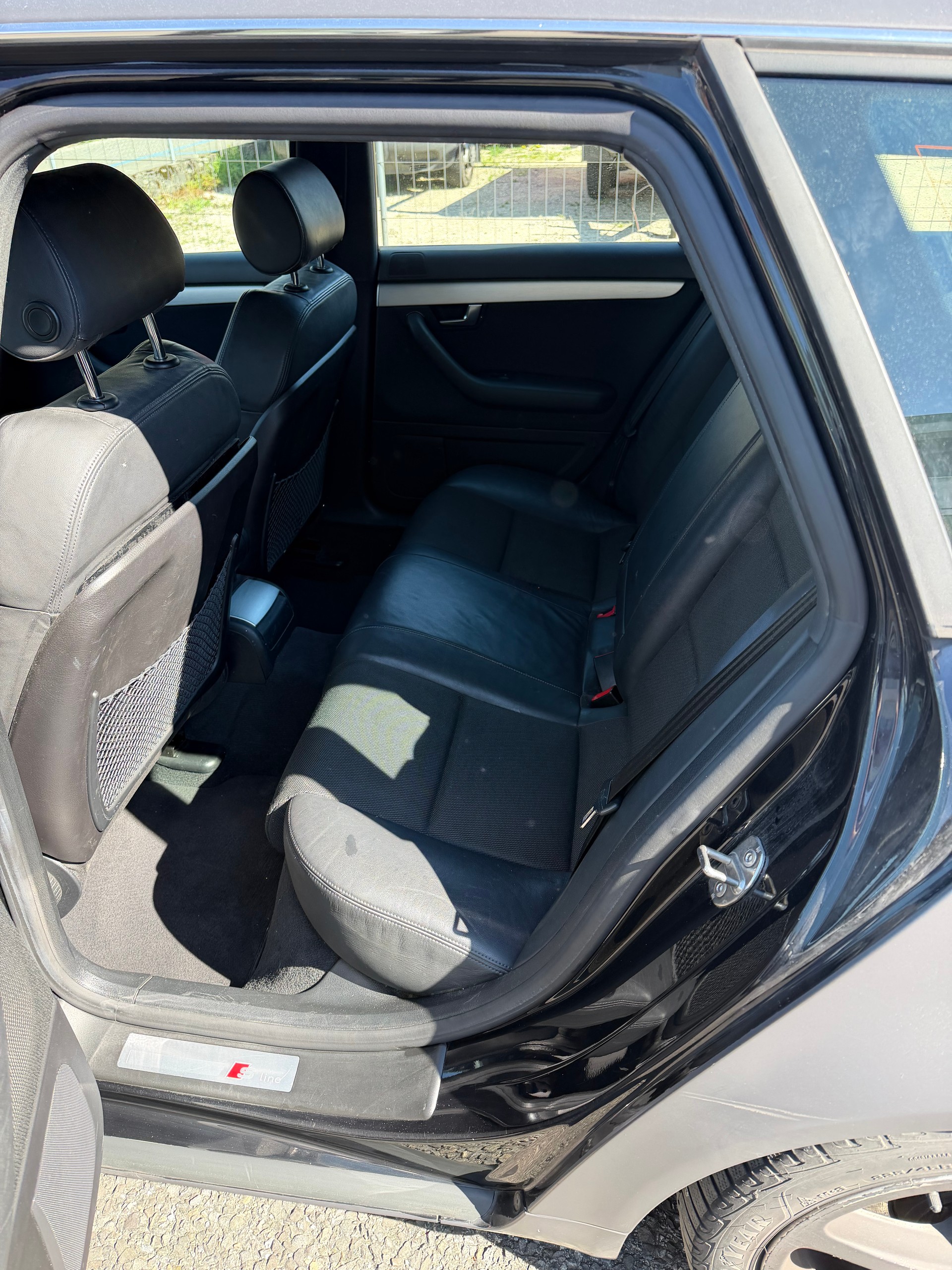 AUDI A4 Avant 2.0 Turbo FSI-image-8