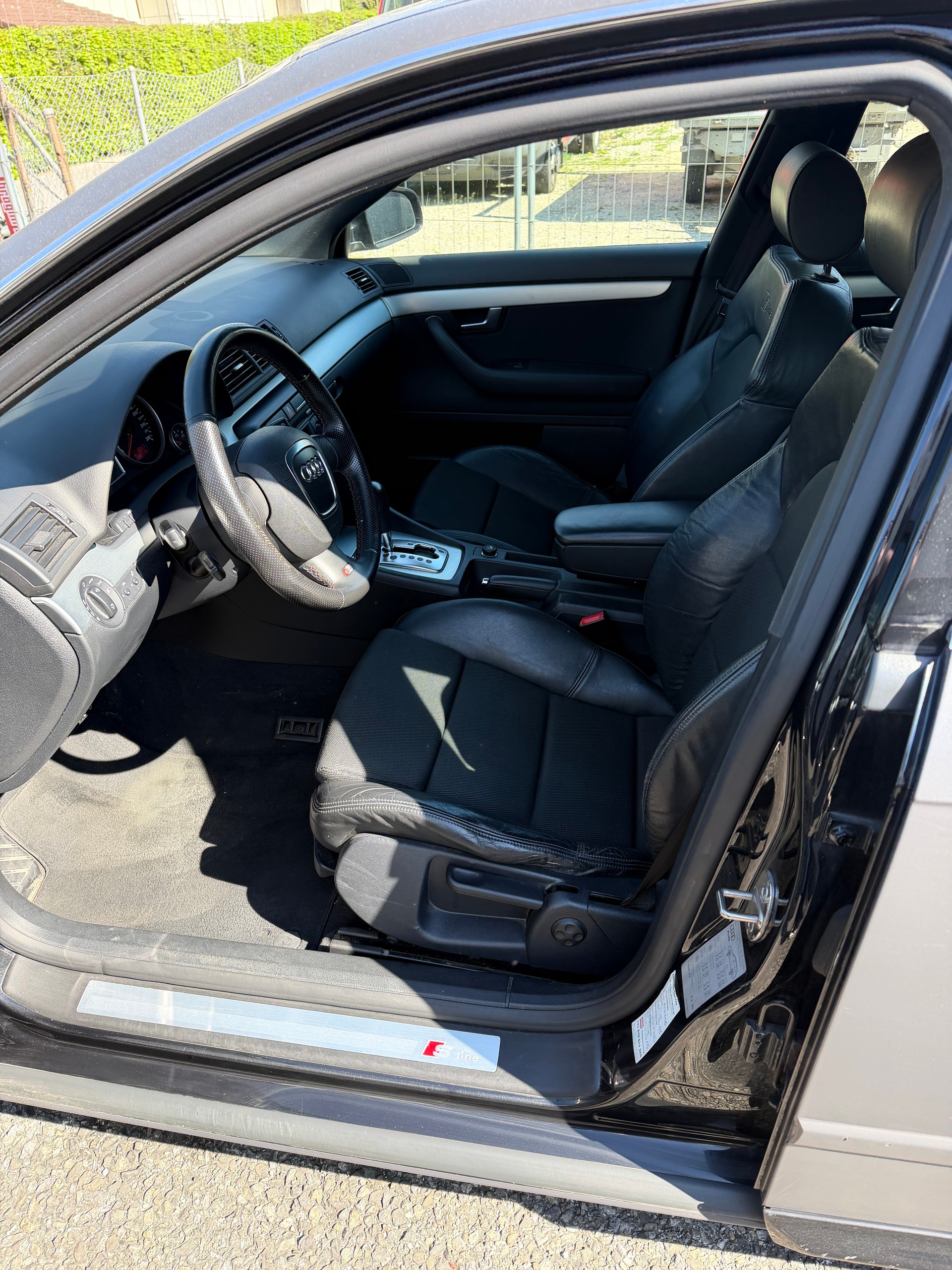AUDI A4 Avant 2.0 Turbo FSI-image-5
