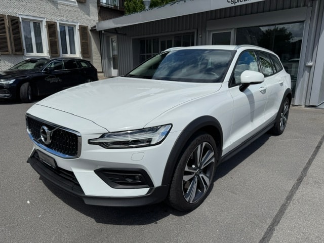 VOLVO V60 Cross Country 2.0 D4 AWD-image-5