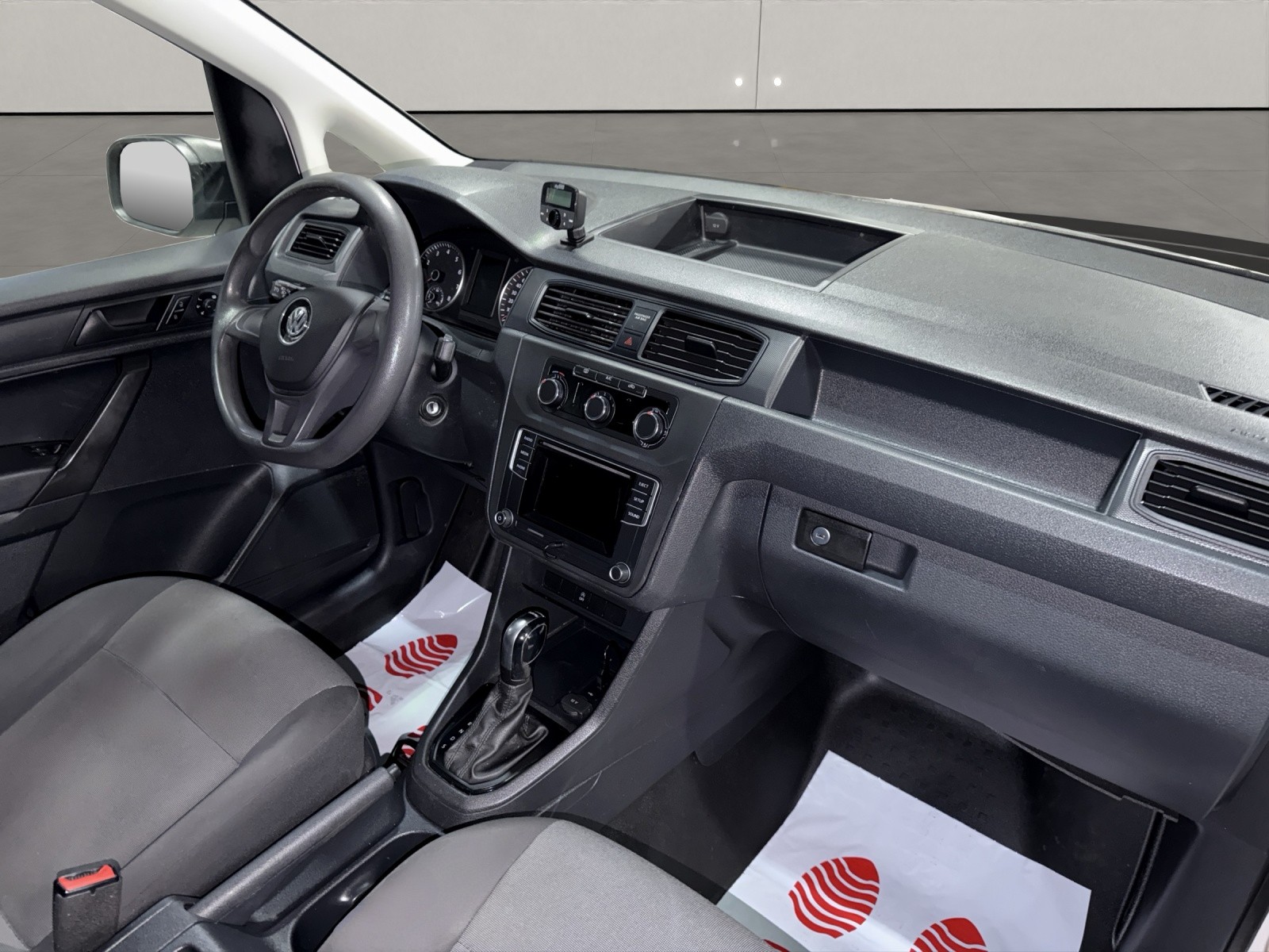 VW Caddy Maxi 1.4TSI BMT DSG ( Mit Regale )-image-11