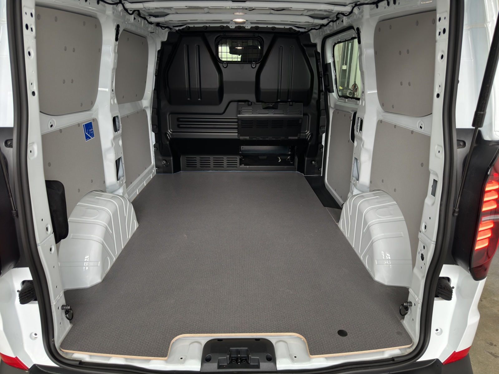 VW Transporter 2.0 TDI 4Motion Automat * Heckklappe *-image-8