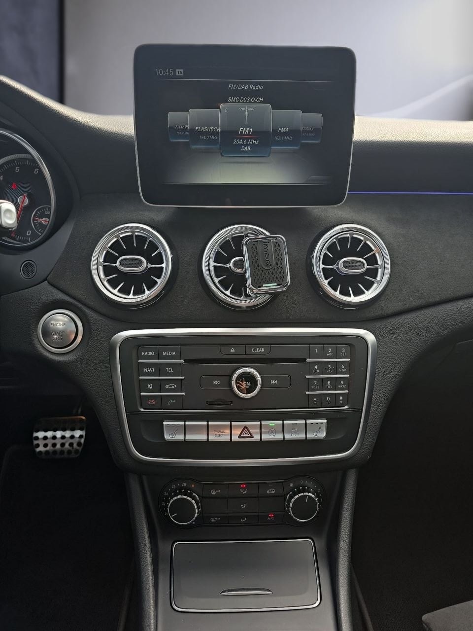MERCEDES-BENZ CLA 250 Sport 4Matic 7G-DCT-image-17