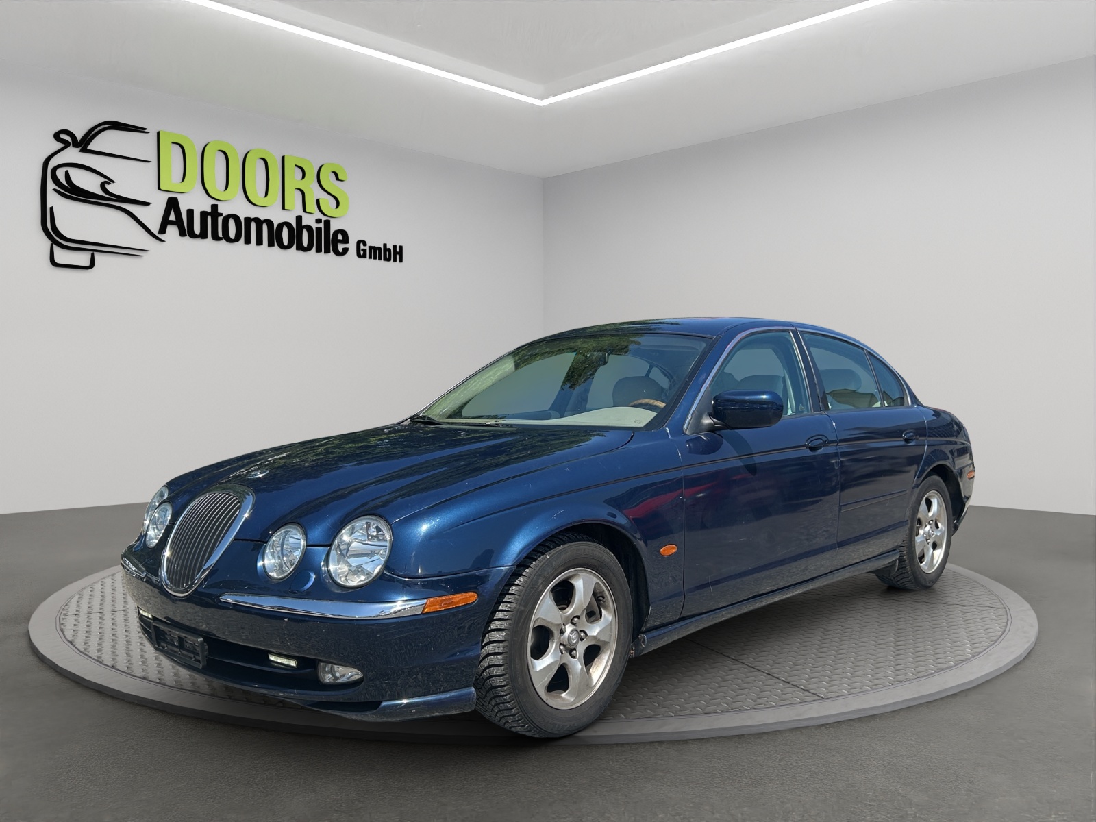 JAGUAR S-Type 3.0 V6 Executive-showroom-element-2