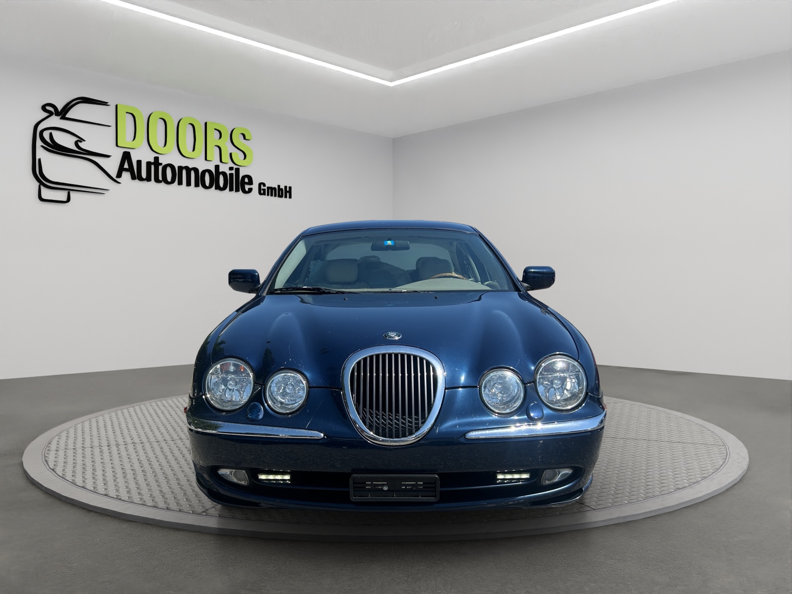 JAGUAR S-Type 3.0 V6 Executive-showroom-element-1