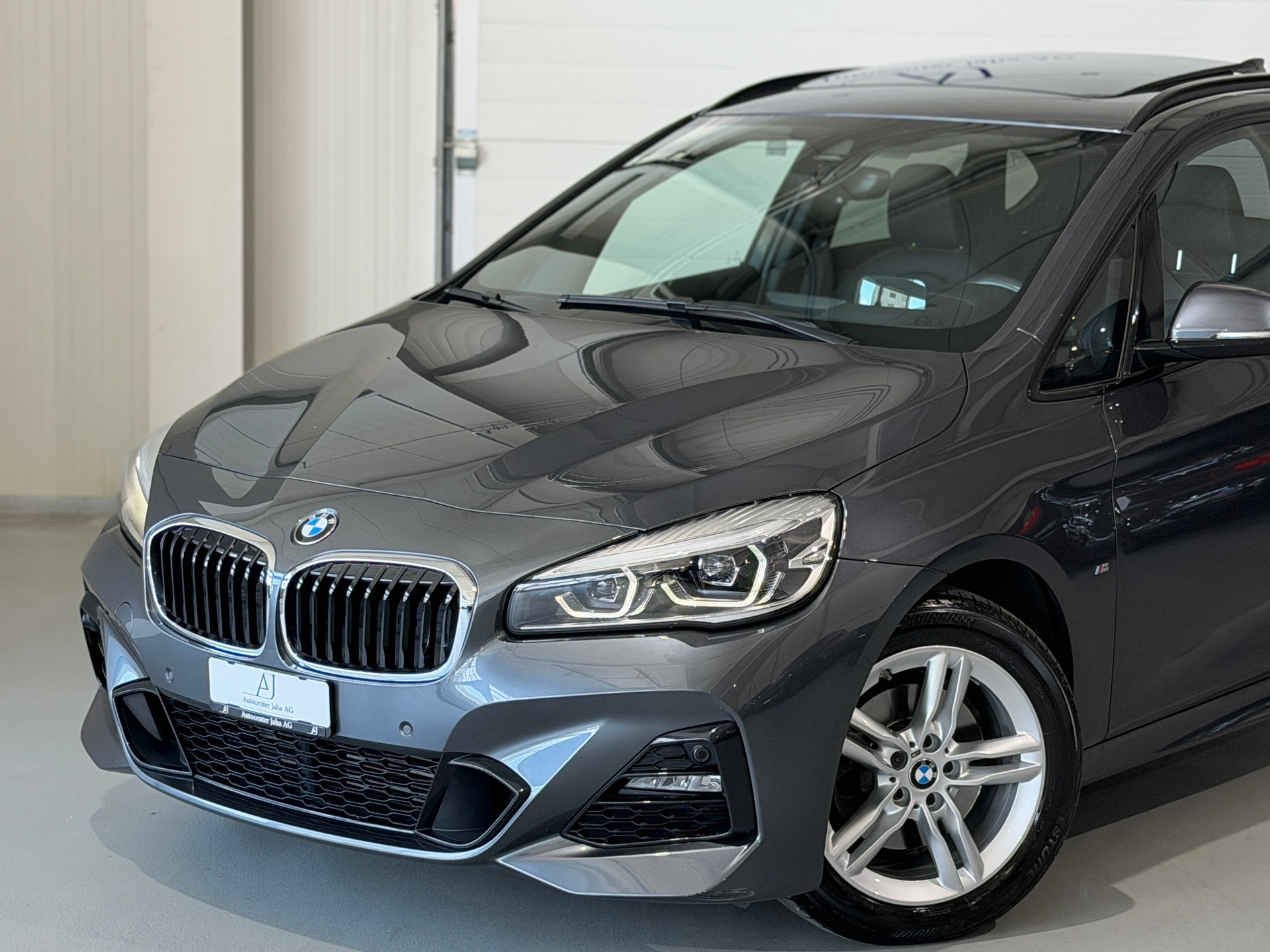 BMW 218d xDrive Active Tourer Steptronic M Sport (CH) AHK 1.6T - Vollaustattung-showroom-element-1