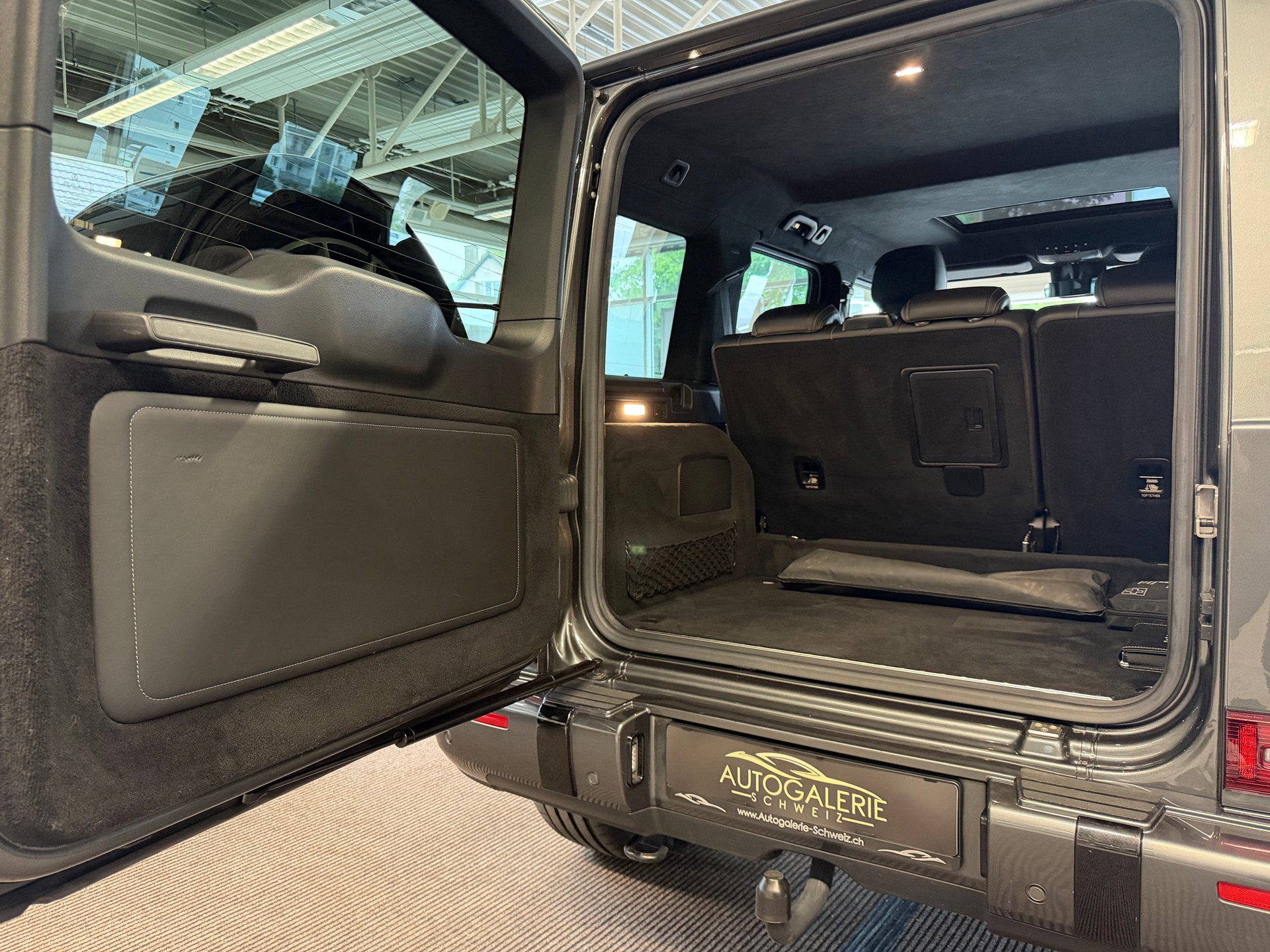 MERCEDES-BENZ G 63 AMG | CH | Erstbesitz | Massage | Multibeam | Designo Graphit | AMG Night | Widescreen | TV | AHK | EUR.1 Möglich |-image-28