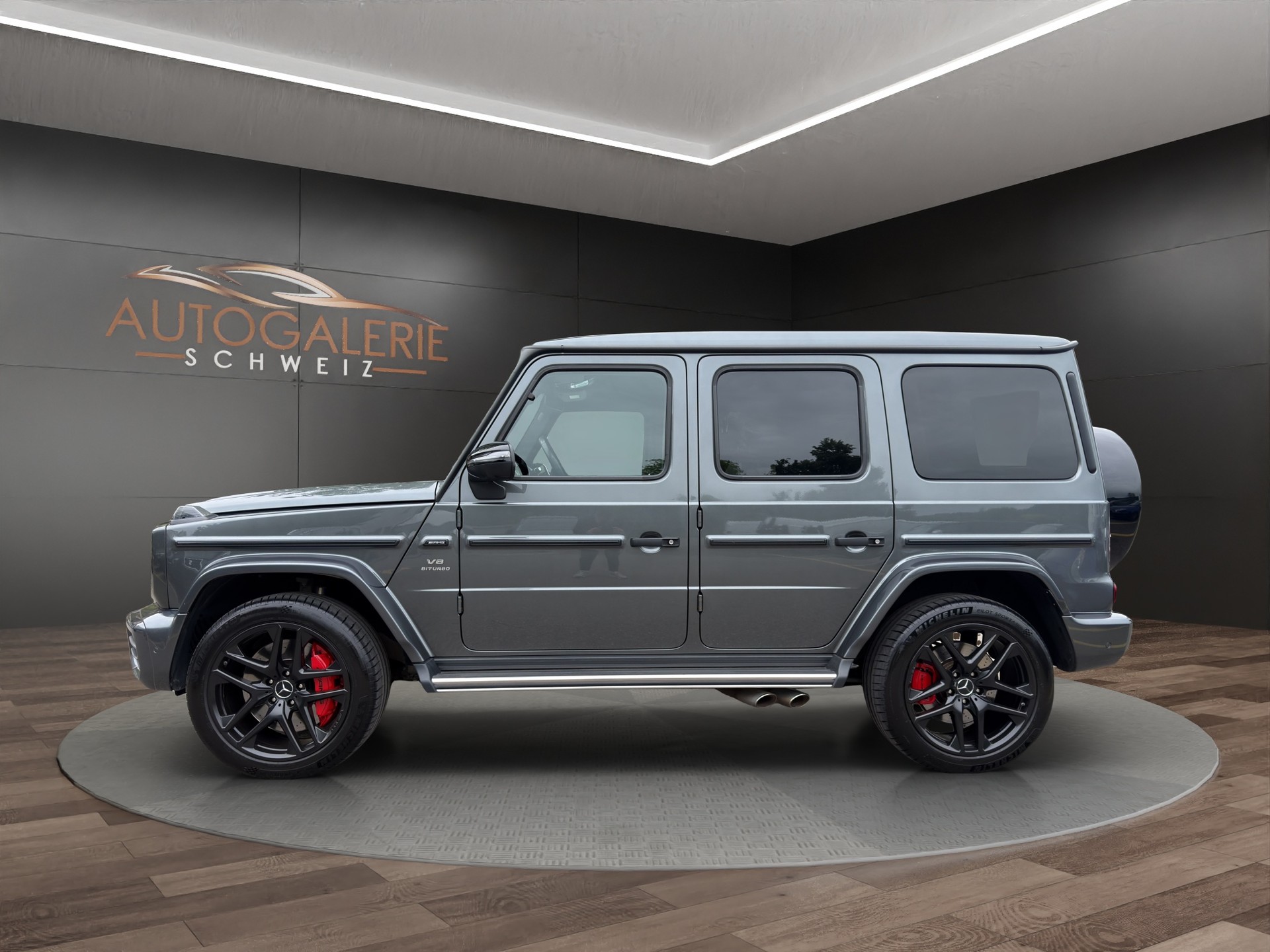 MERCEDES-BENZ G 63 AMG | CH | Erstbesitz | Massage | Multibeam | Designo Graphit | AMG Night | Widescreen | TV | AHK | EUR.1 Möglich |-showroom-element-1