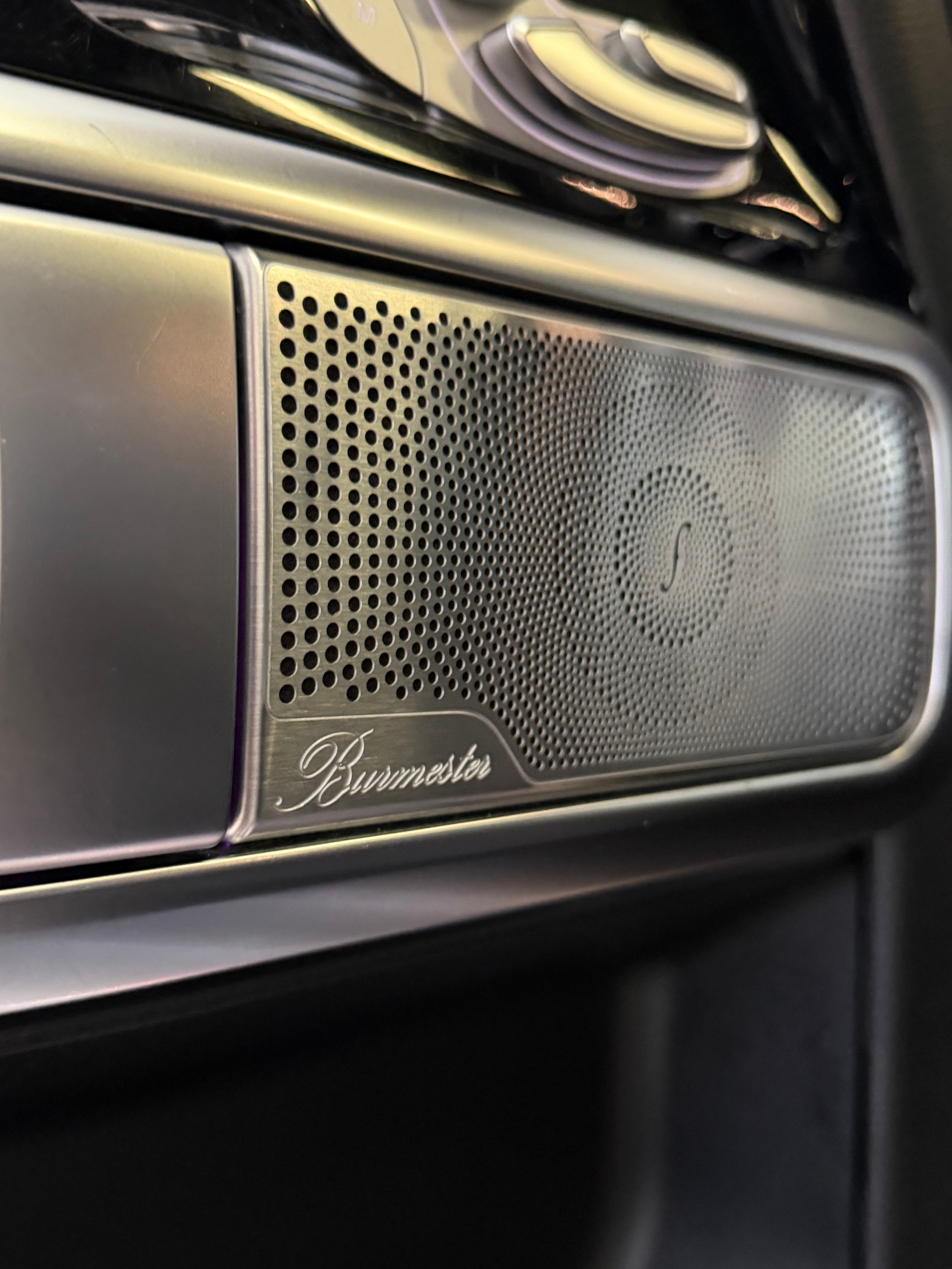 MERCEDES-BENZ G 63 AMG | CH | Erstbesitz | Massage | Multibeam | Designo Graphit | AMG Night | Widescreen | TV | AHK | EUR.1 Möglich |-image-16