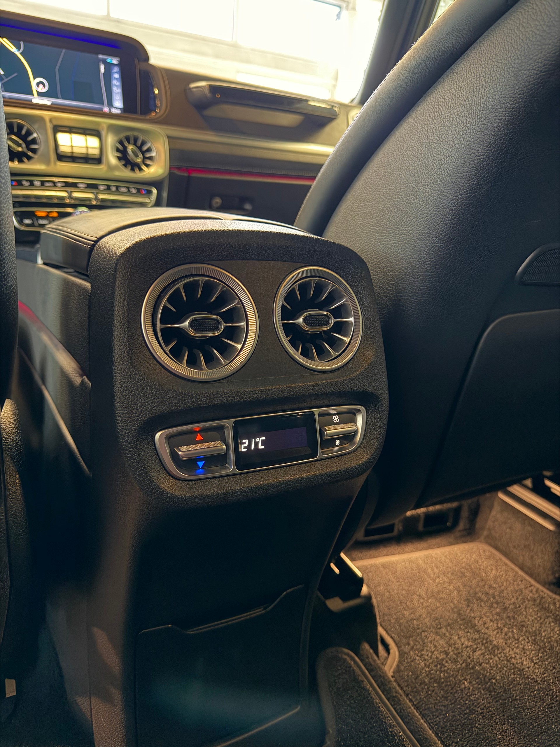 MERCEDES-BENZ G 63 AMG | CH | Erstbesitz | Massage | Multibeam | Designo Graphit | AMG Night | Widescreen | TV | AHK | EUR.1 Möglich |-image-26