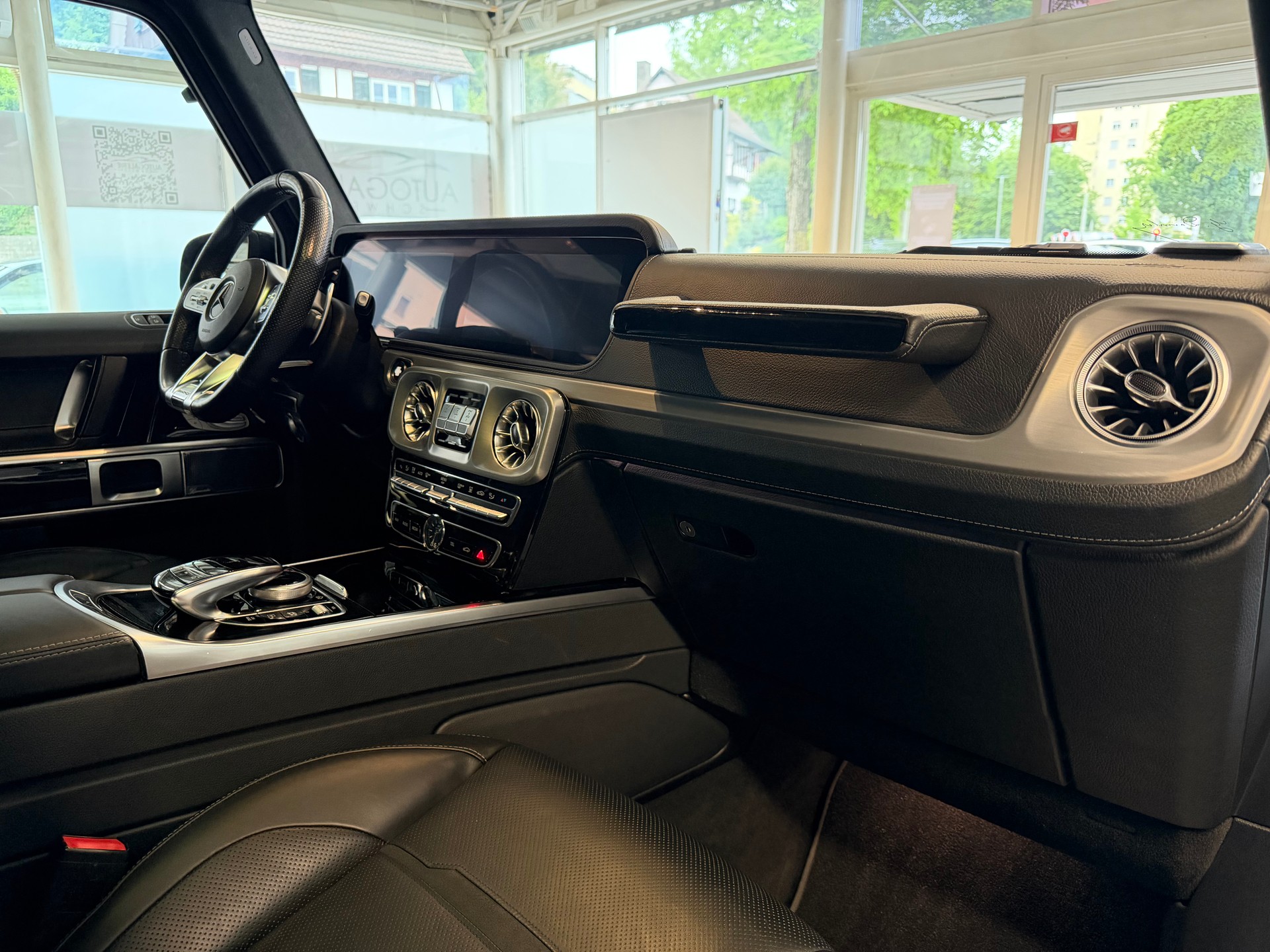 MERCEDES-BENZ G 63 AMG | CH | Erstbesitz | Massage | Multibeam | Designo Graphit | AMG Night | Widescreen | TV | AHK | EUR.1 Möglich |-image-31