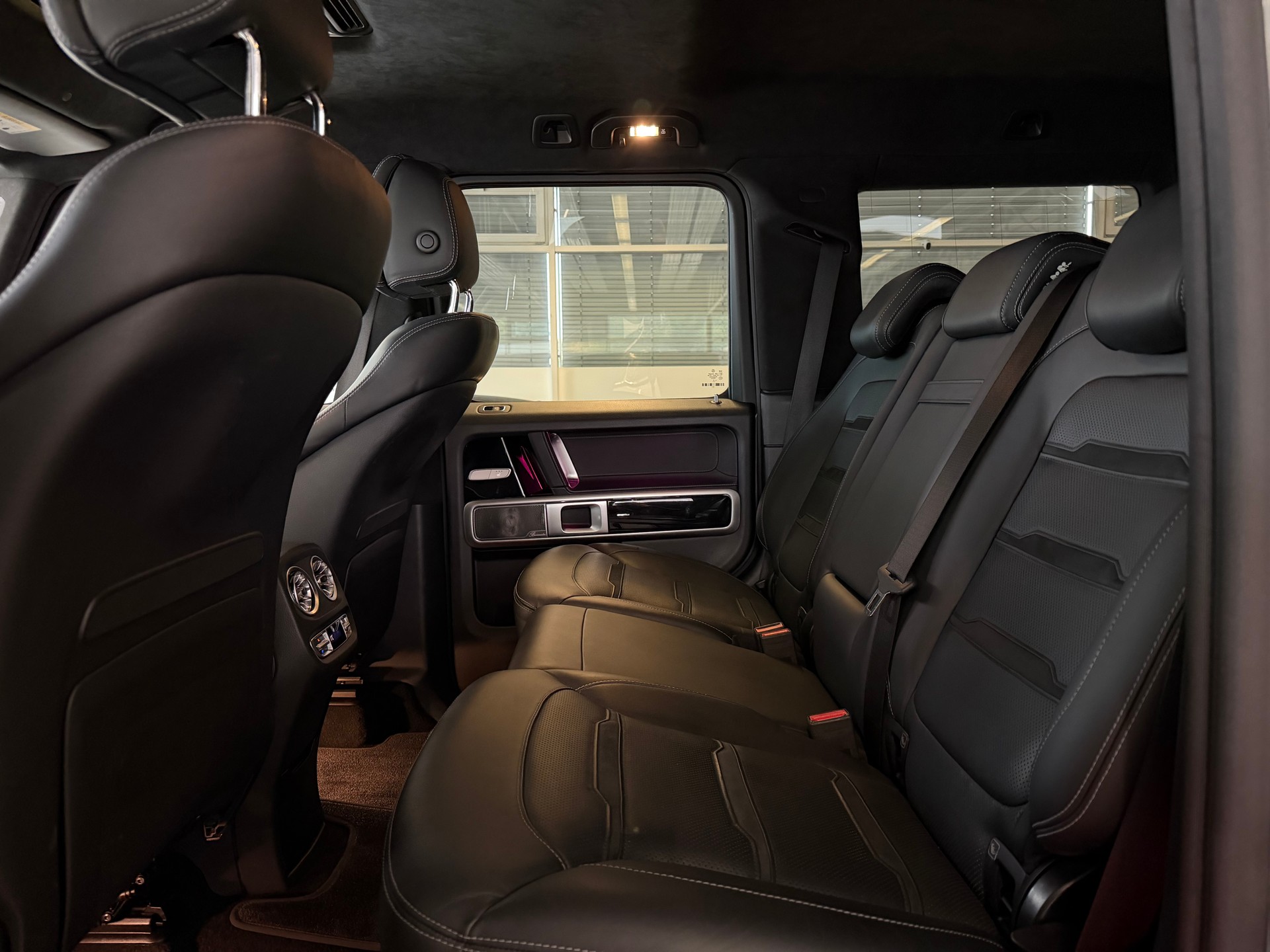MERCEDES-BENZ G 63 AMG | CH | Erstbesitz | Massage | Multibeam | Designo Graphit | AMG Night | Widescreen | TV | AHK | EUR.1 Möglich |-image-24