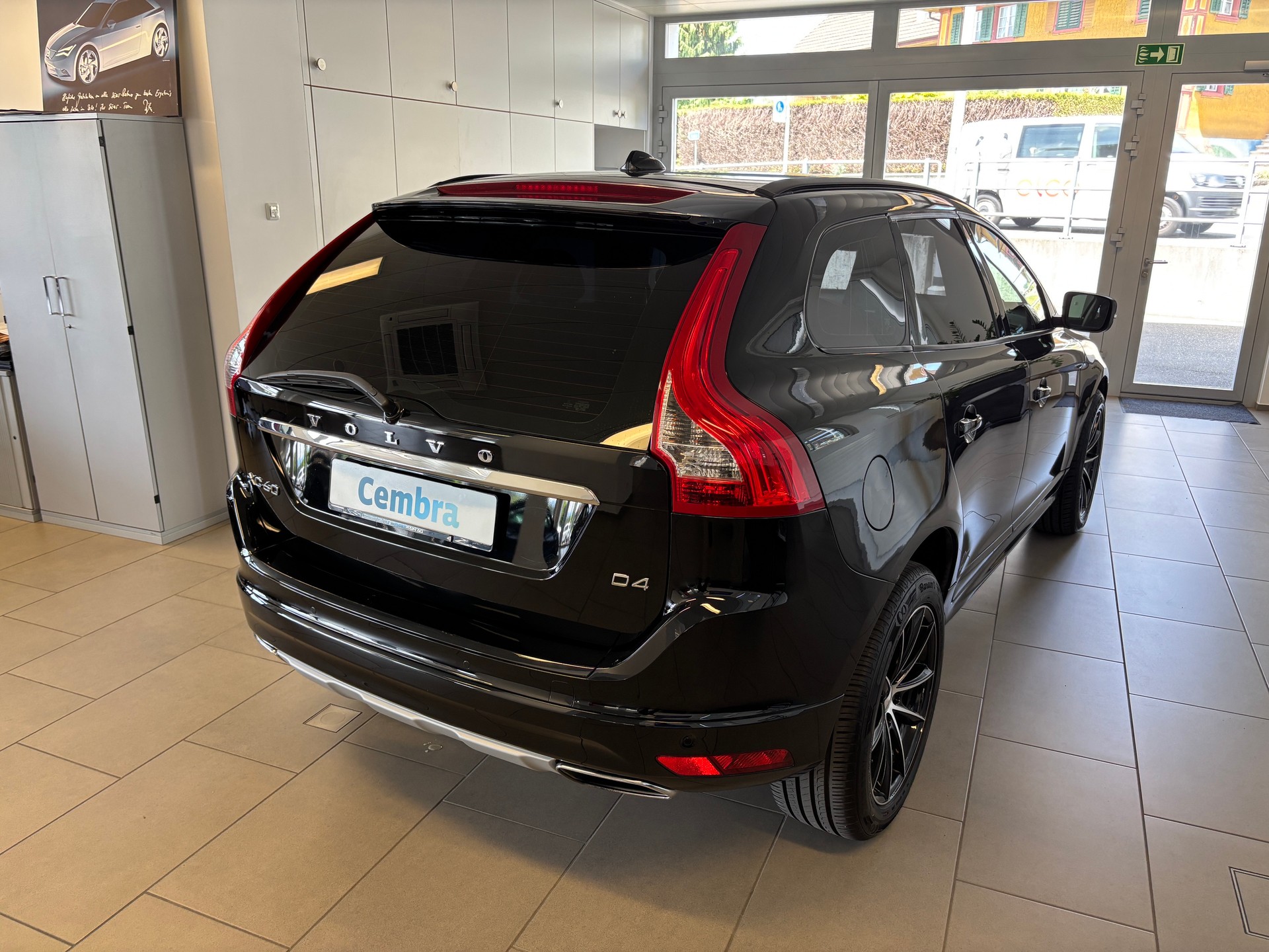 VOLVO XC60 D4 Kinetic Geartronic-showroom-element-3