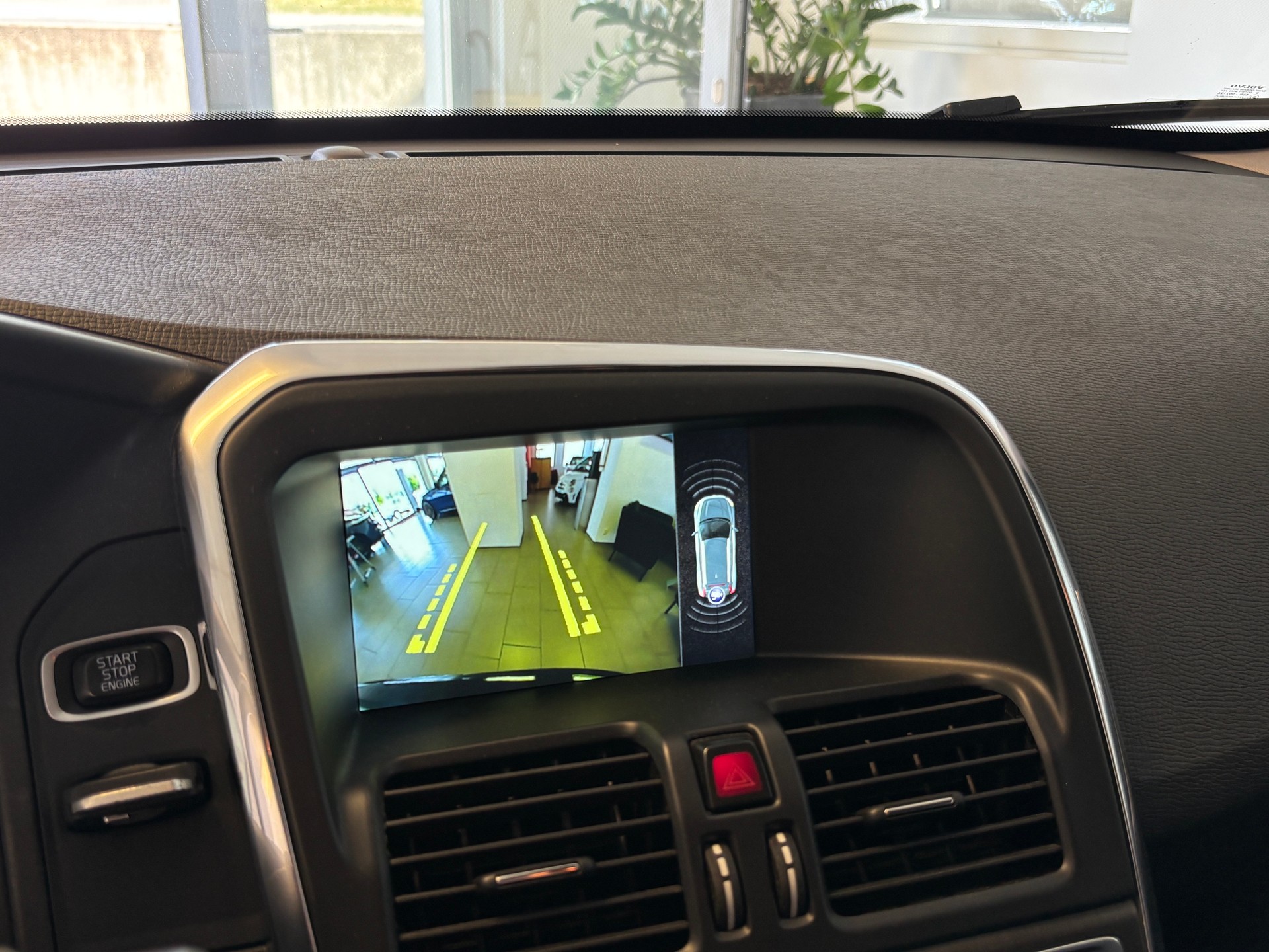 VOLVO XC60 D4 Kinetic Geartronic-image-13