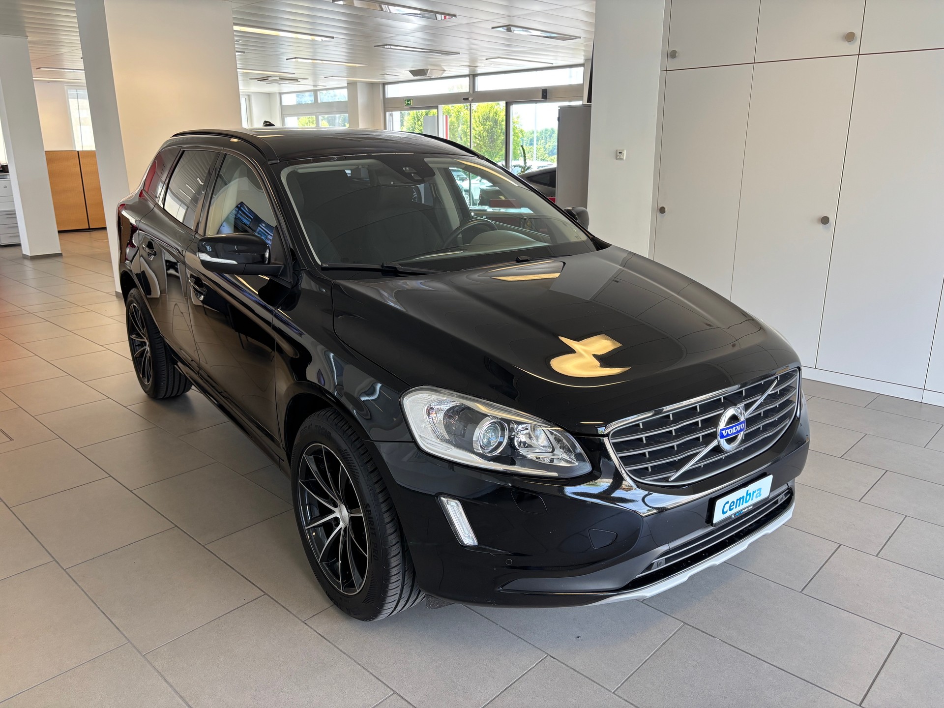 VOLVO XC60 D4 Kinetic Geartronic-showroom-element-1