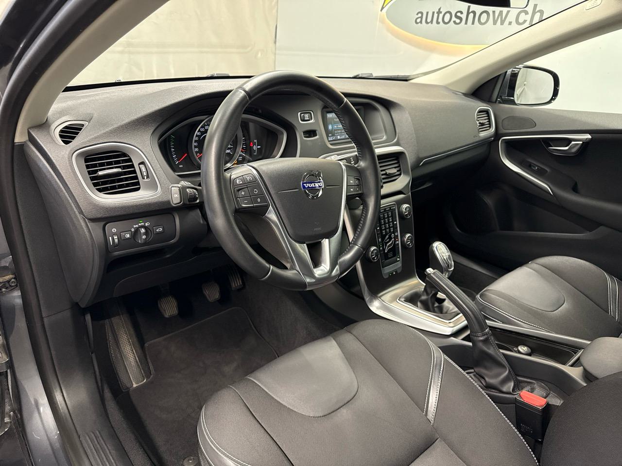 VOLVO V40 D3 Kinetic-showroom-element-2