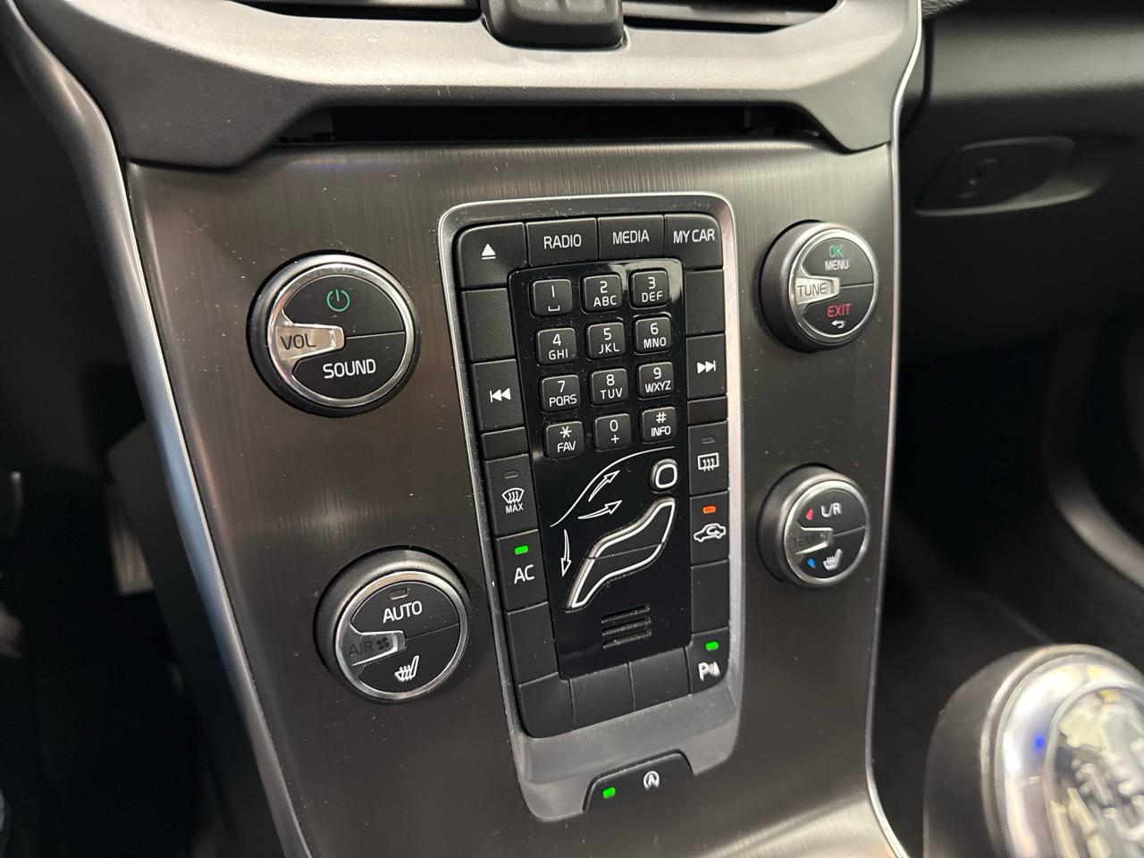 VOLVO V40 D3 Kinetic-image-5