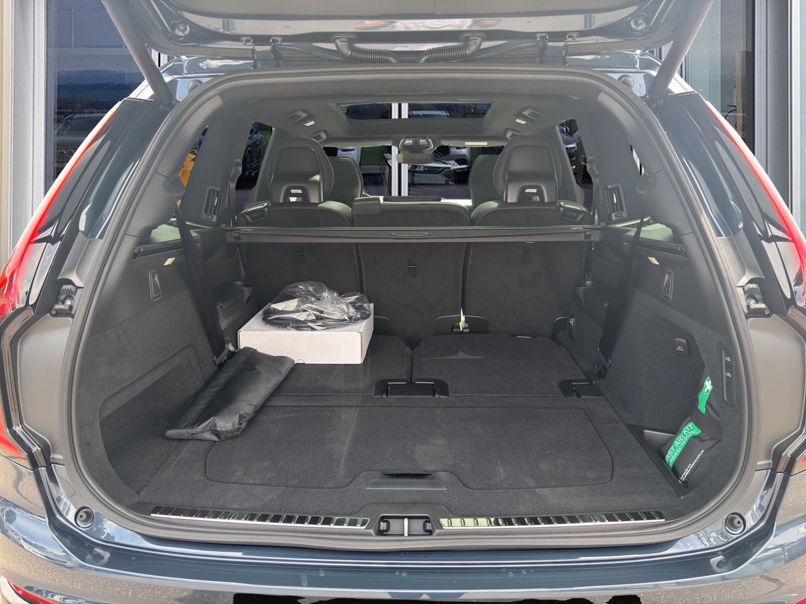 VOLVO XC90 2.0 T8 TE XCLUSIVE Edition Dark eAWD-image-6