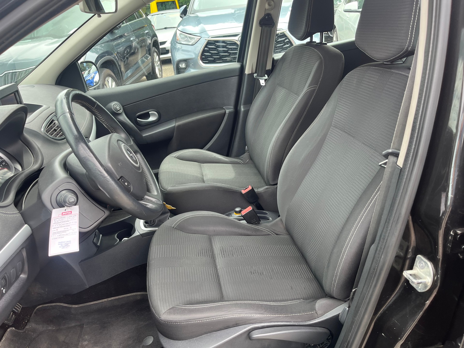 RENAULT Clio Grandtour 1.2 16V Turbo 20th Edition-image-7