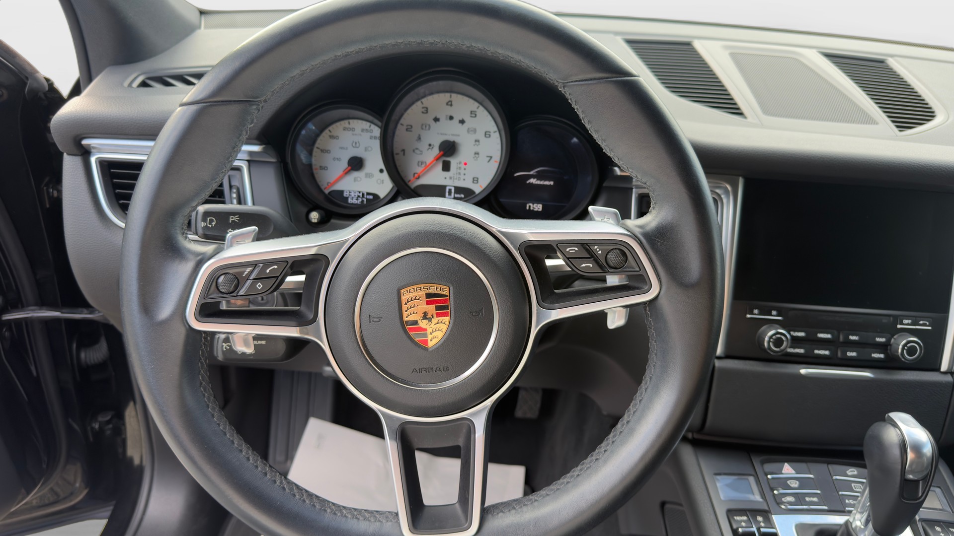 PORSCHE Macan PDK-image-9