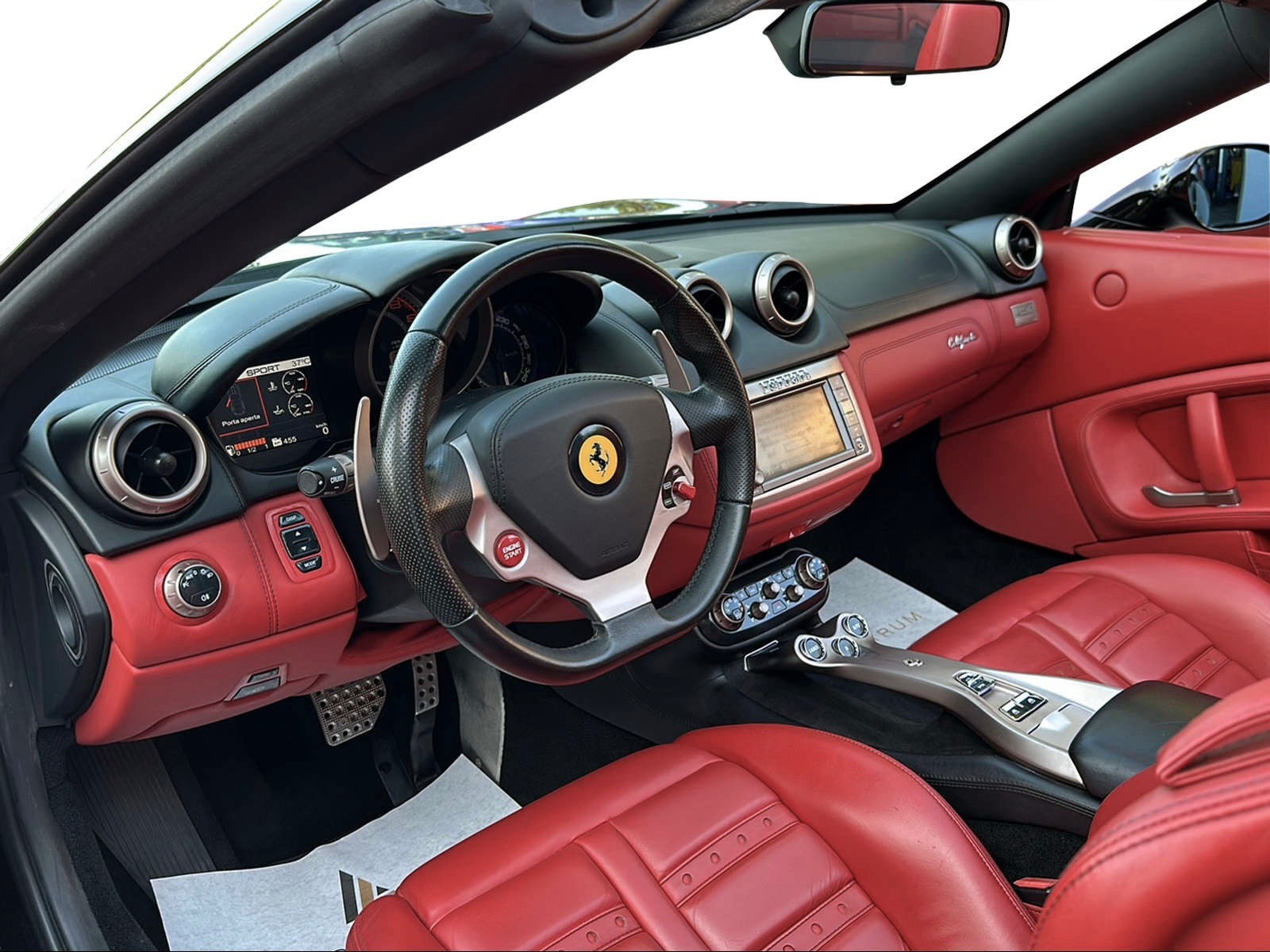 FERRARI California 4.3 V8-showroom-element-1