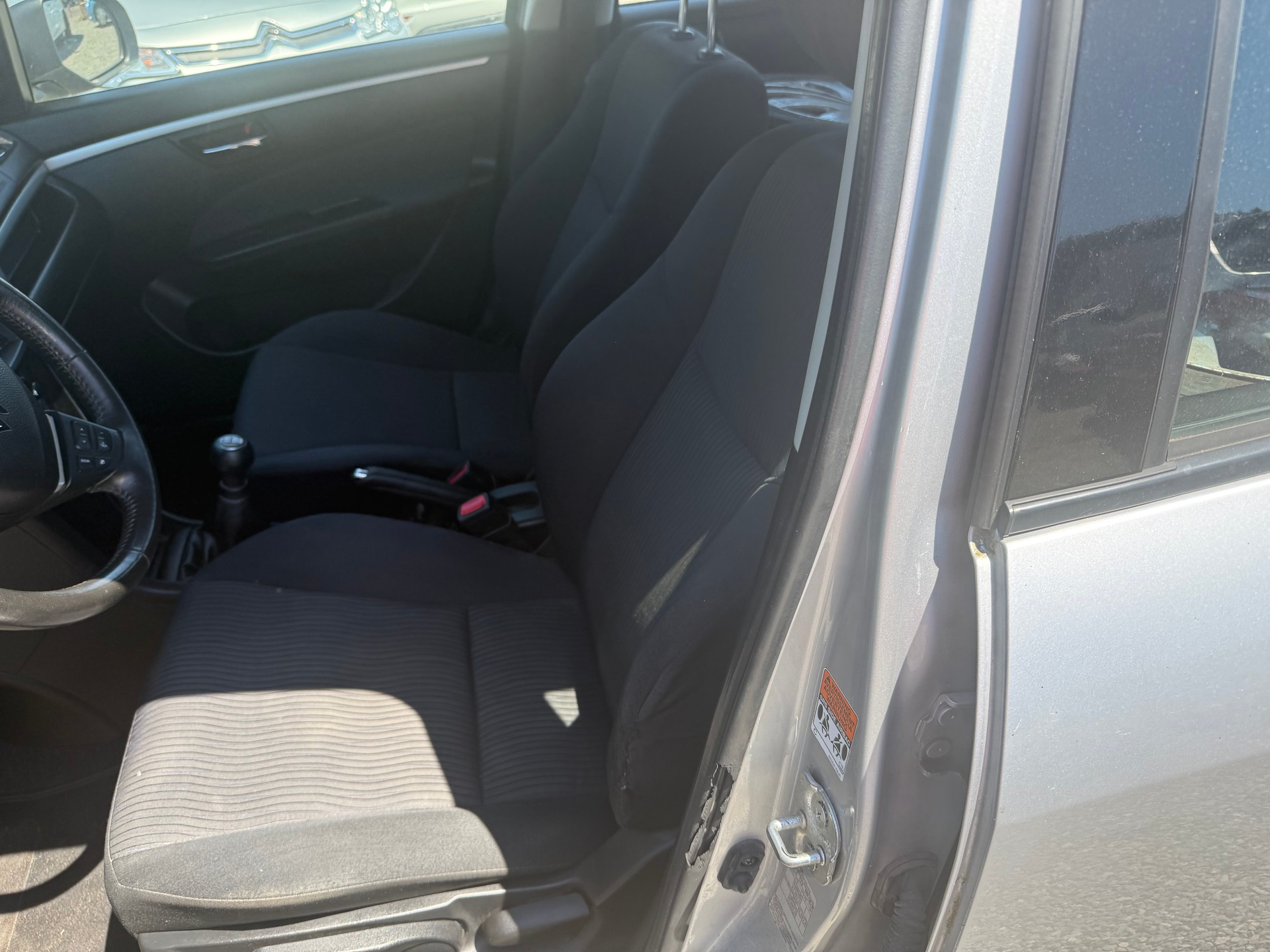 SUZUKI Swift 1.2i 16V GL 4x4-image-5