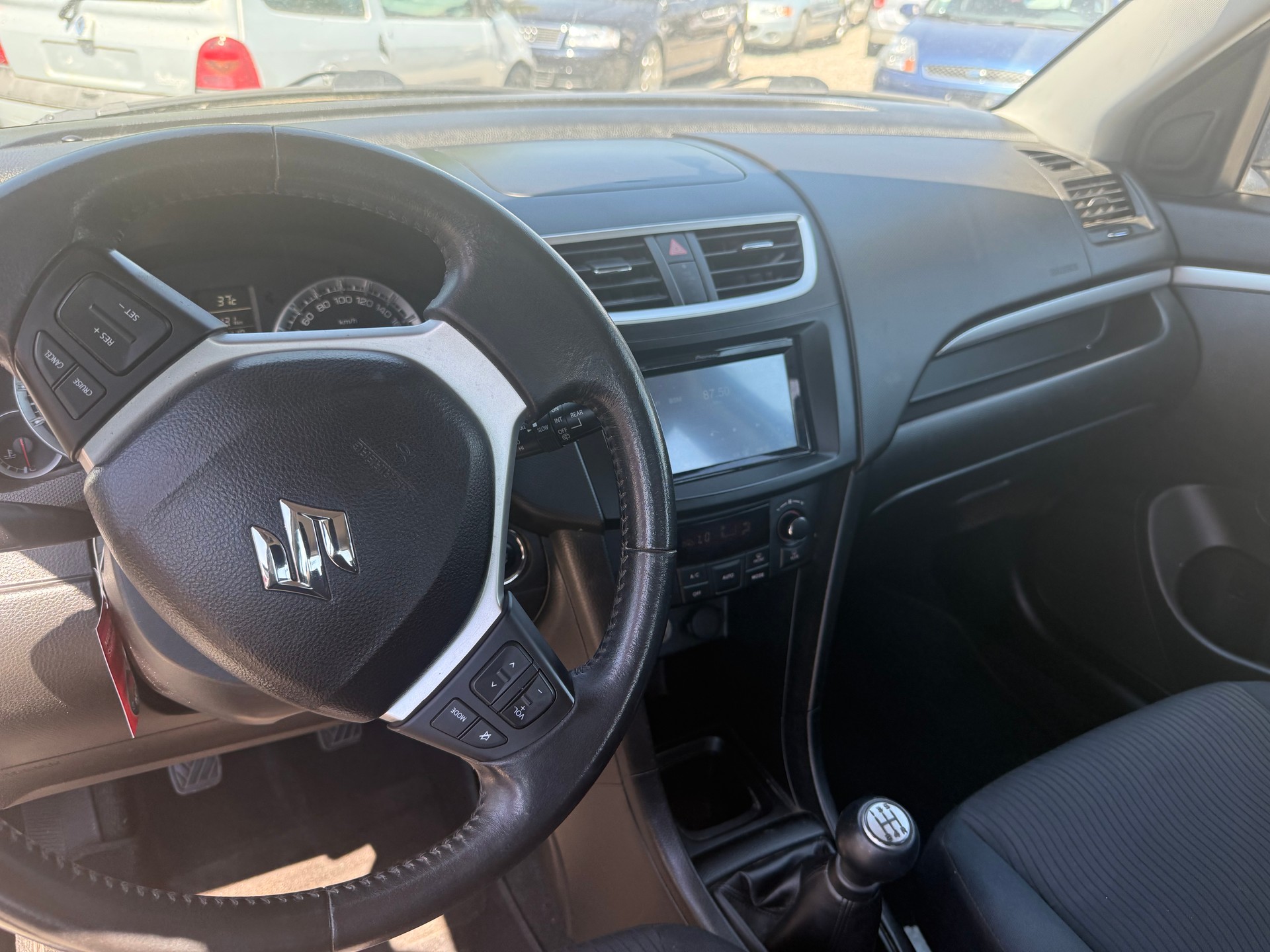 SUZUKI Swift 1.2i 16V GL 4x4-image-4