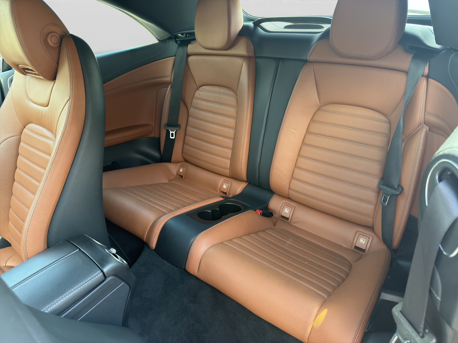 MERCEDES-BENZ C 400 Cabriolet AMG Line 4Matic 9G-Tronig-image-9