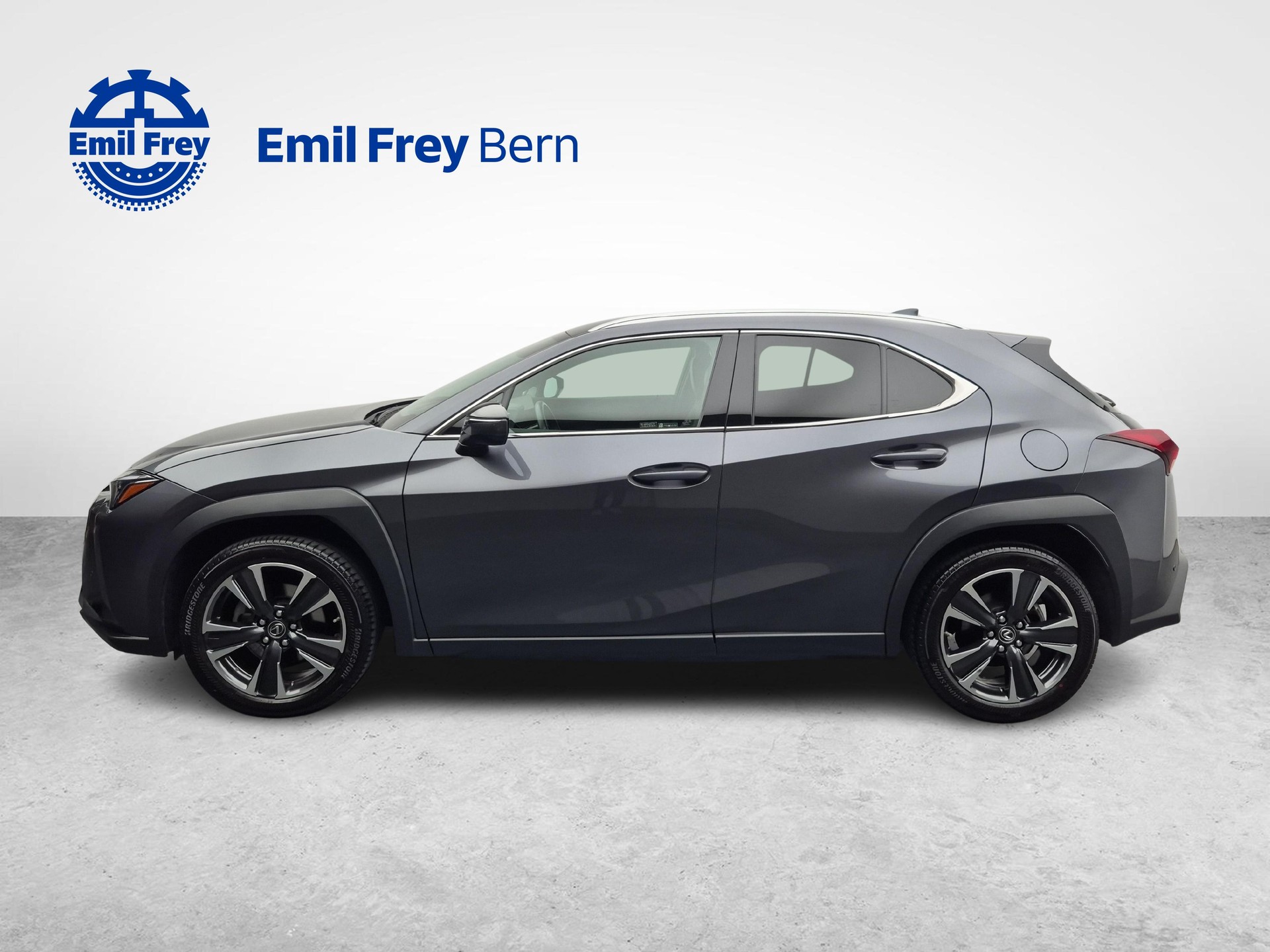 LEXUS UX 250h Comfort-showroom-element-1