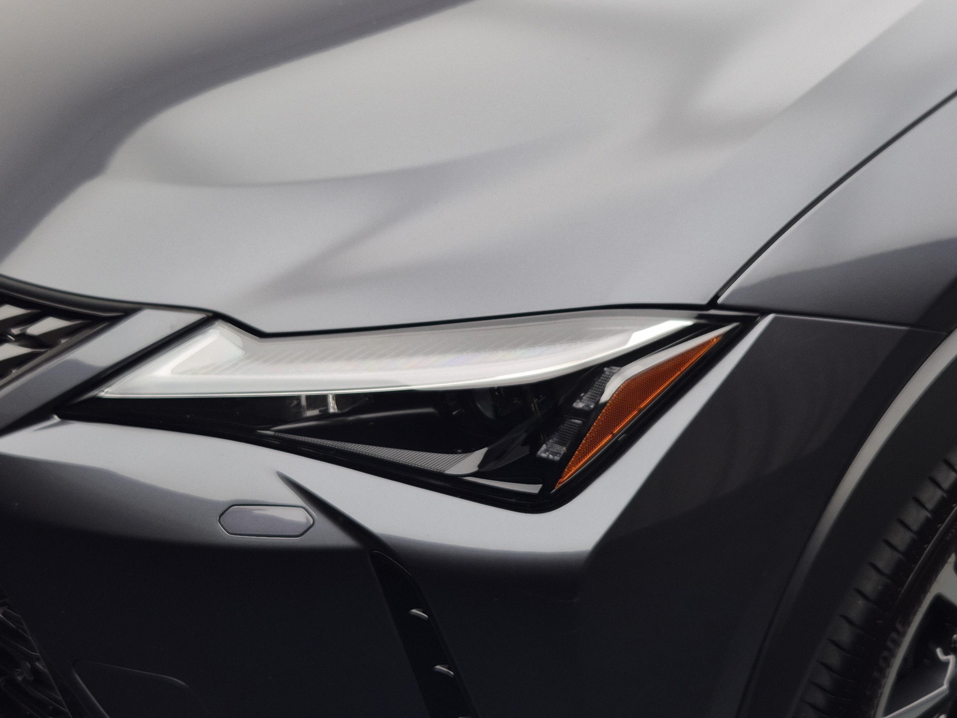 LEXUS UX 250h Comfort-image-18