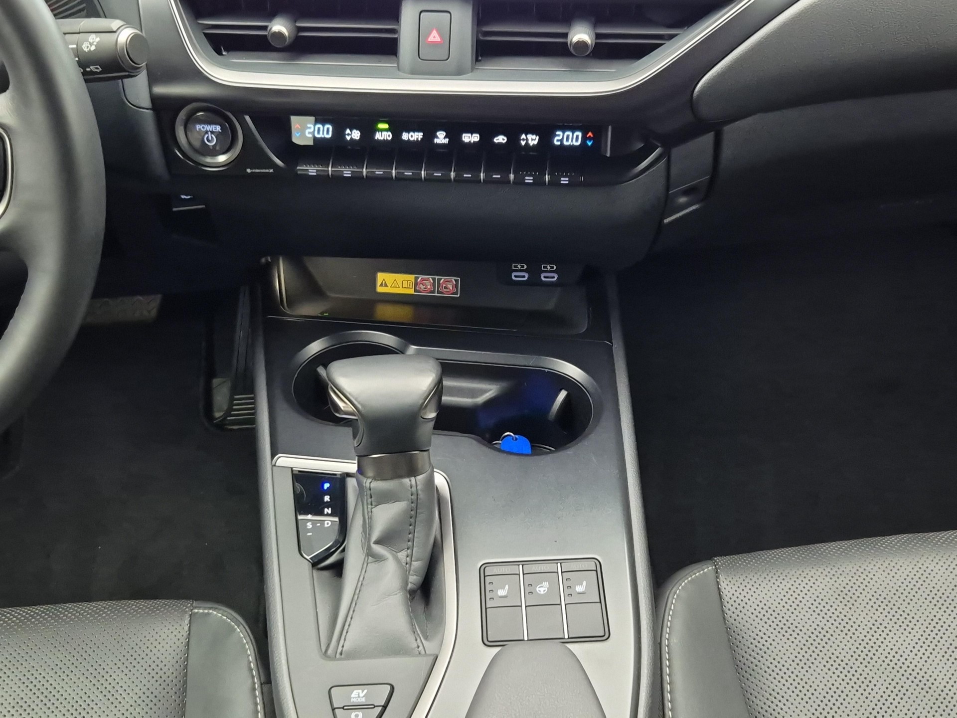 LEXUS UX 250h Comfort / Leasing ab. 1.99%-image-15