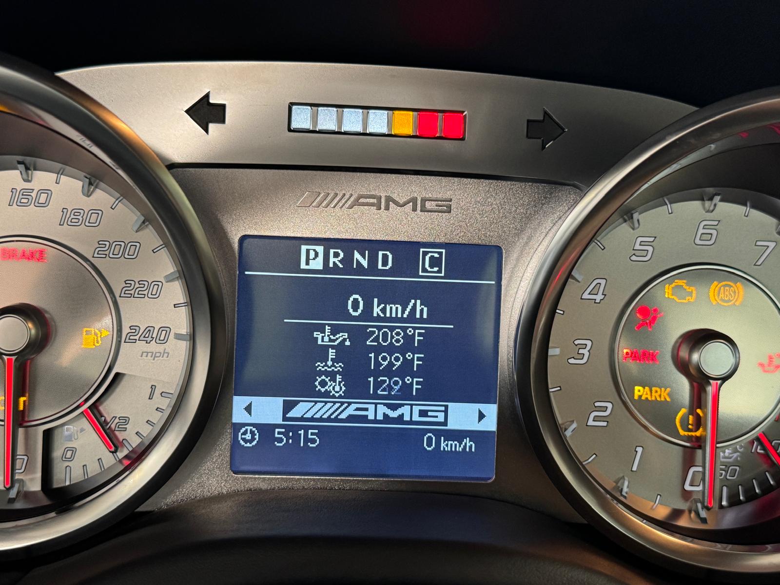 MERCEDES-BENZ SLS AMG Coupé-image-18
