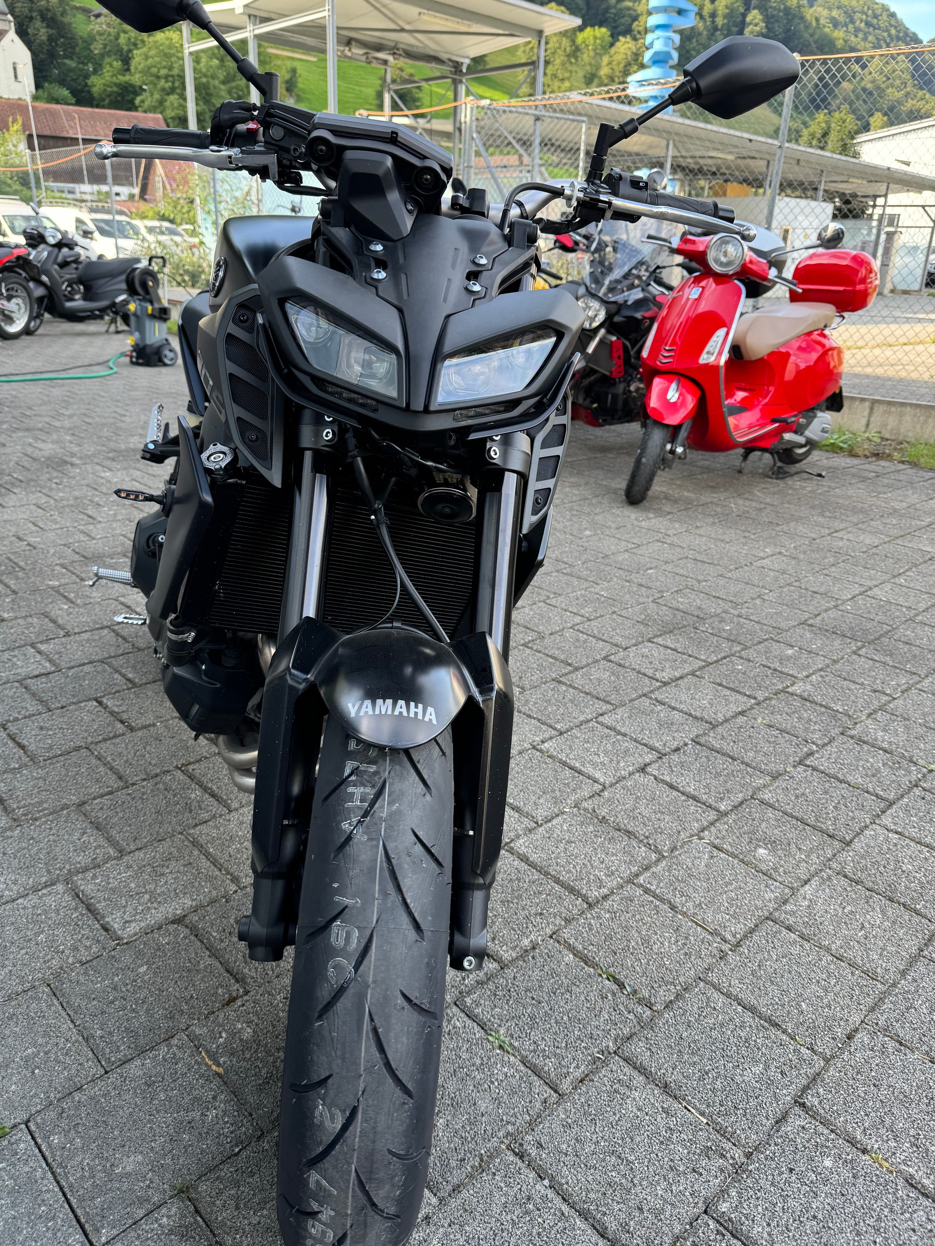 YAMAHA MT-09 ABS-image-2