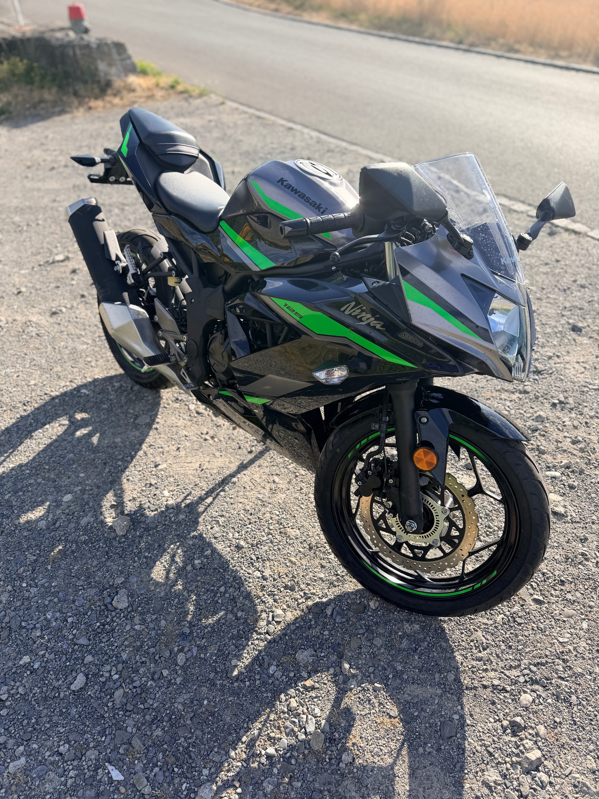 KAWASAKI Ninja 125-image-1
