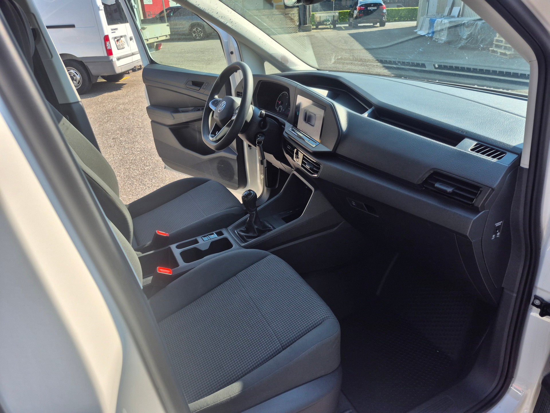VW Caddy Cargo 2.0TDI Maxi-image-15