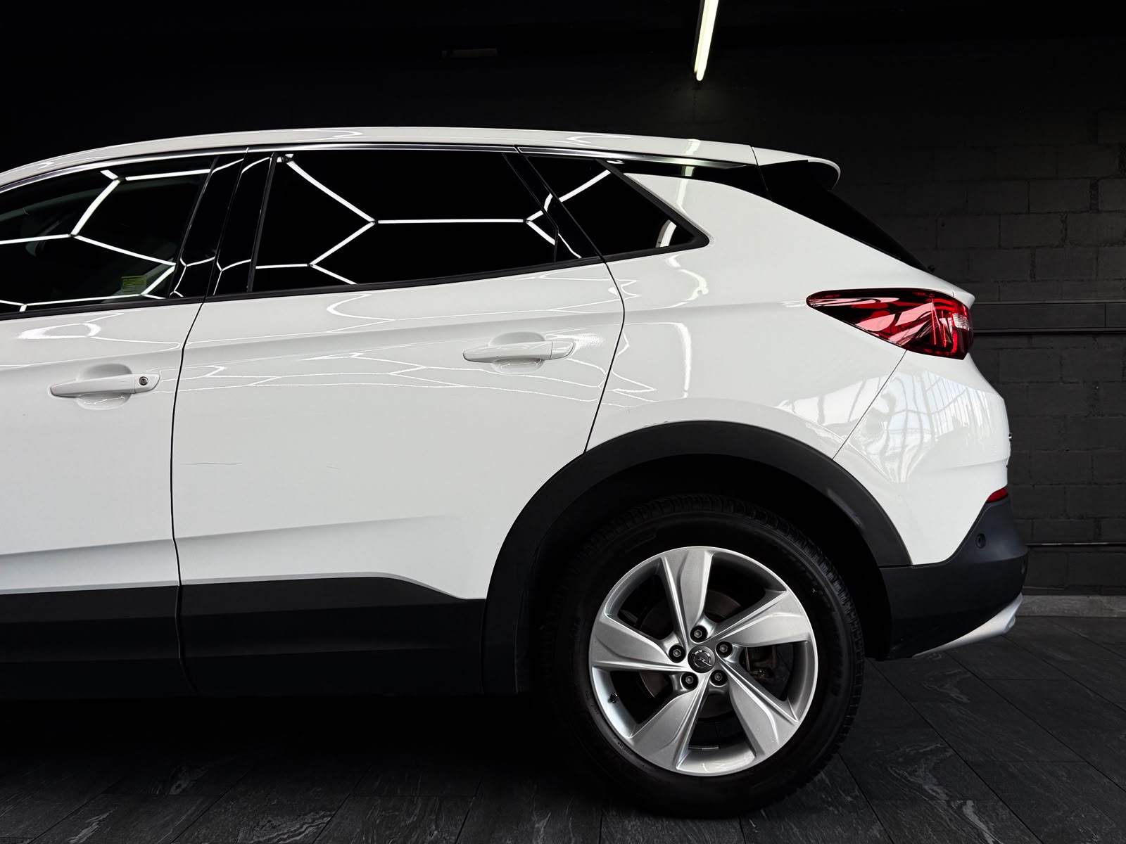 OPEL Grandland X 1.6 TP Ultimate Automatik-image-5