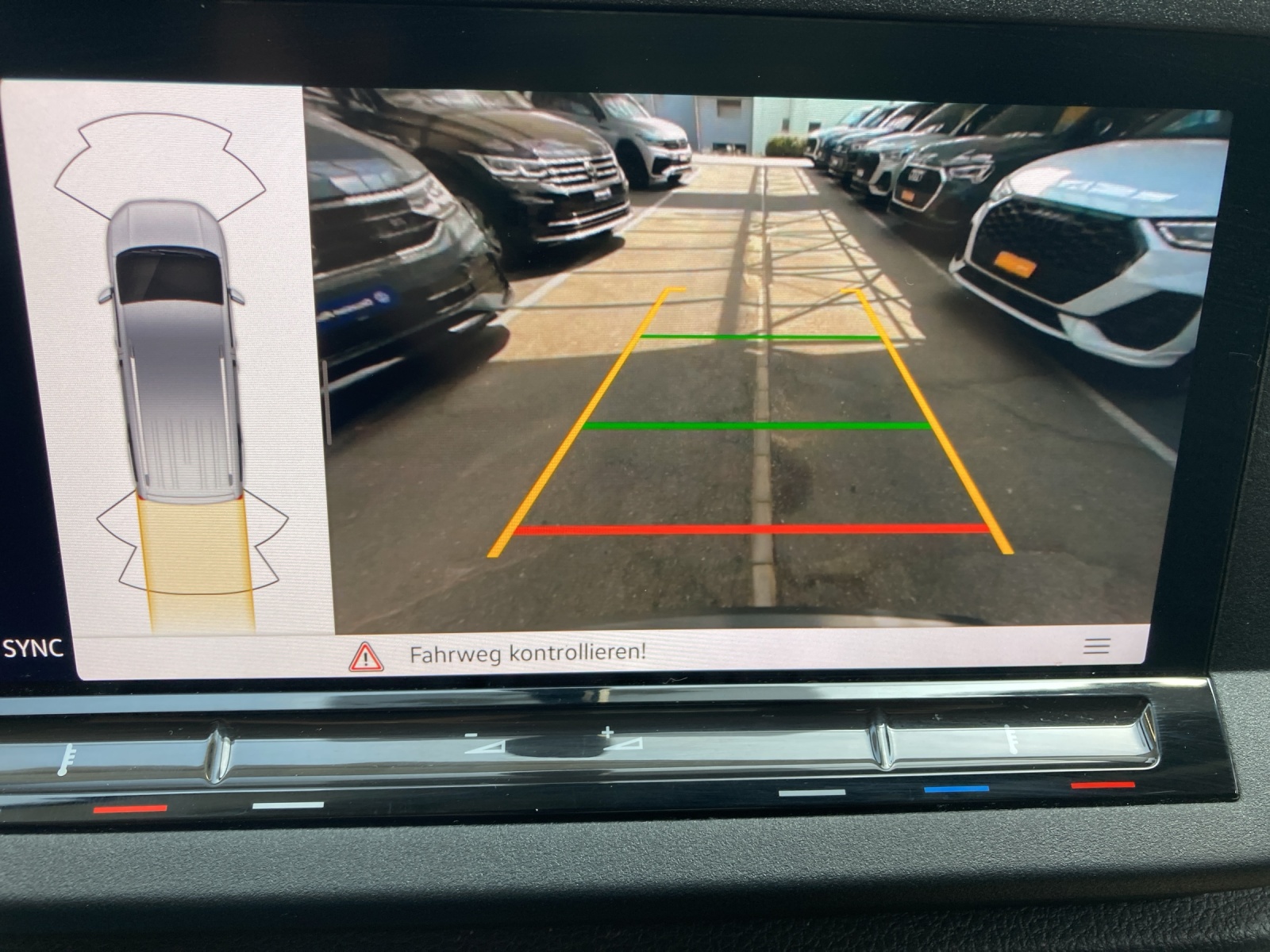 VW Caddy Cargo 2.0TDI Maxi 4Motion-image-13