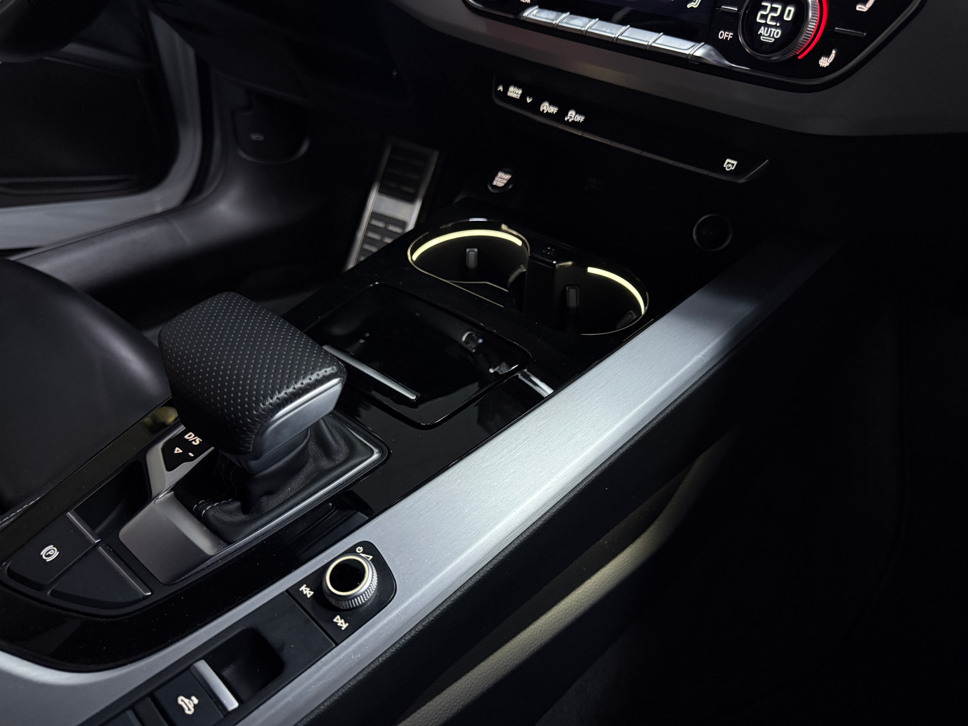 AUDI A5 Cabriolet 2.0 TDI S-Line S-tronic-image-21