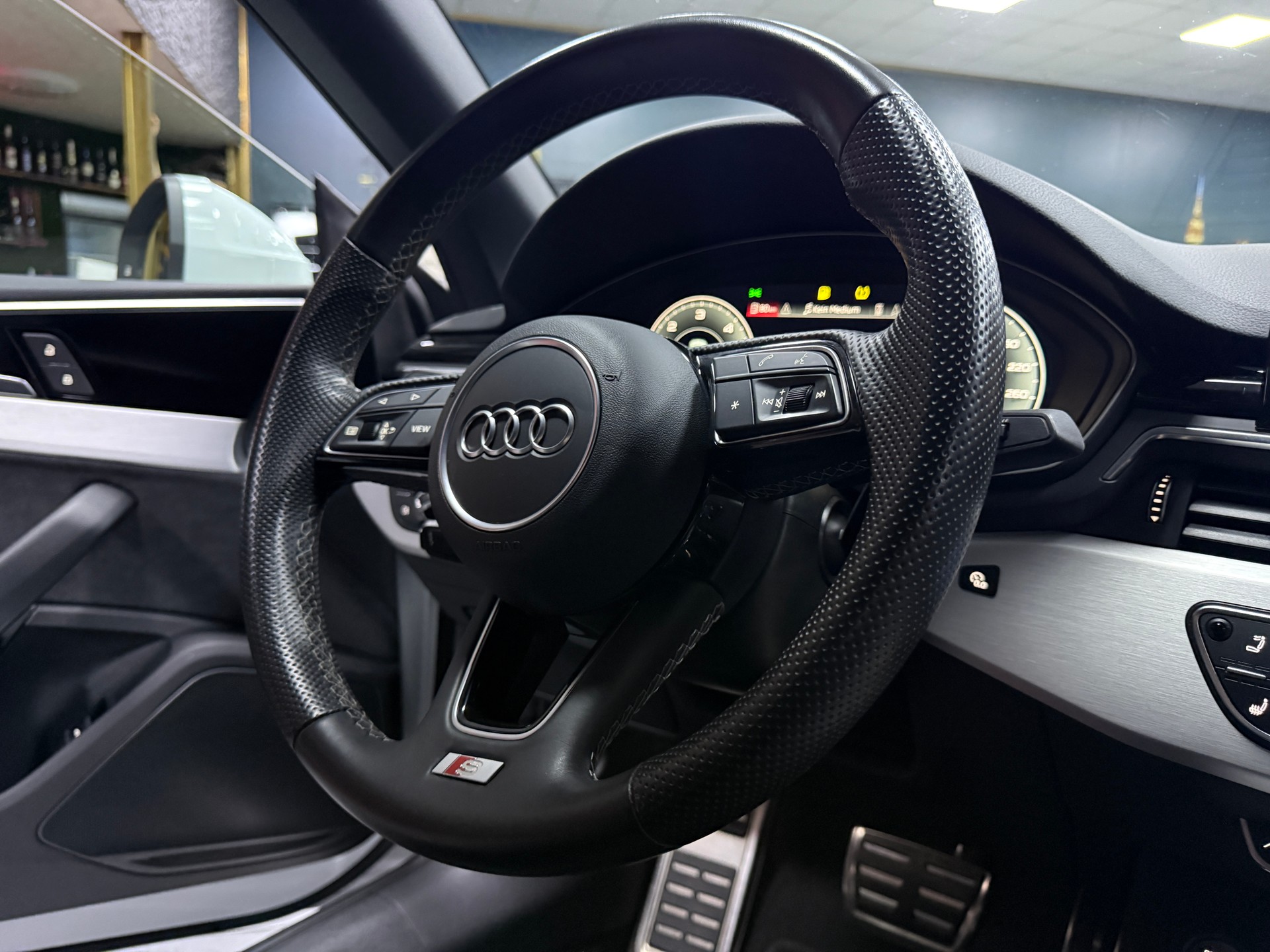 AUDI A5 Cabriolet 2.0 TDI S-Line S-tronic-image-20