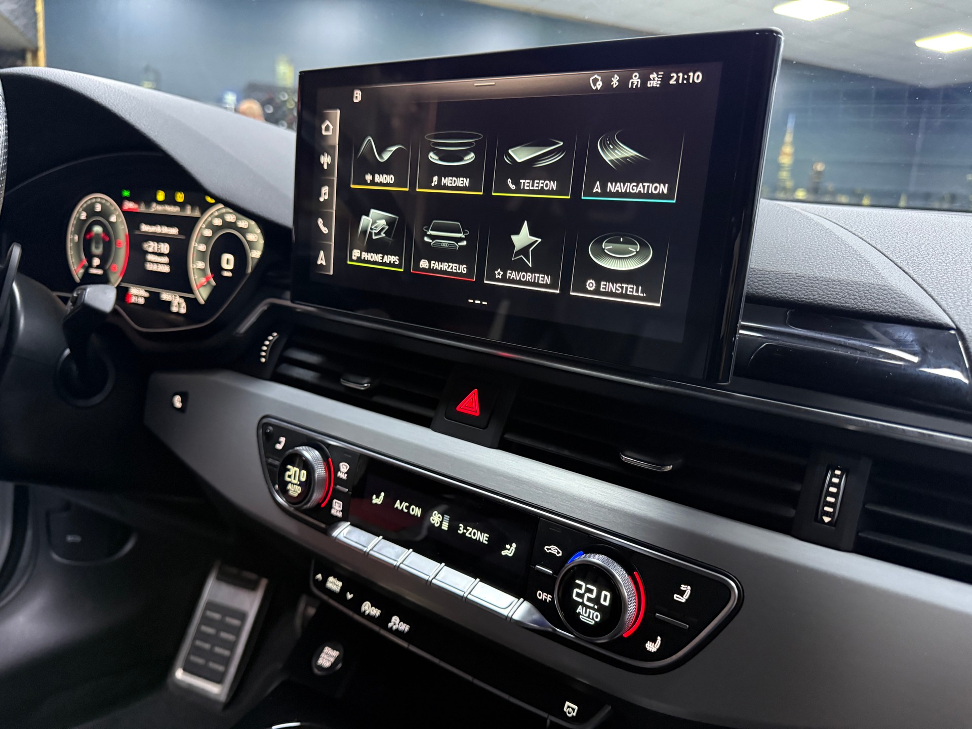 AUDI A5 Cabriolet 2.0 TDI S-Line S-tronic-image-17