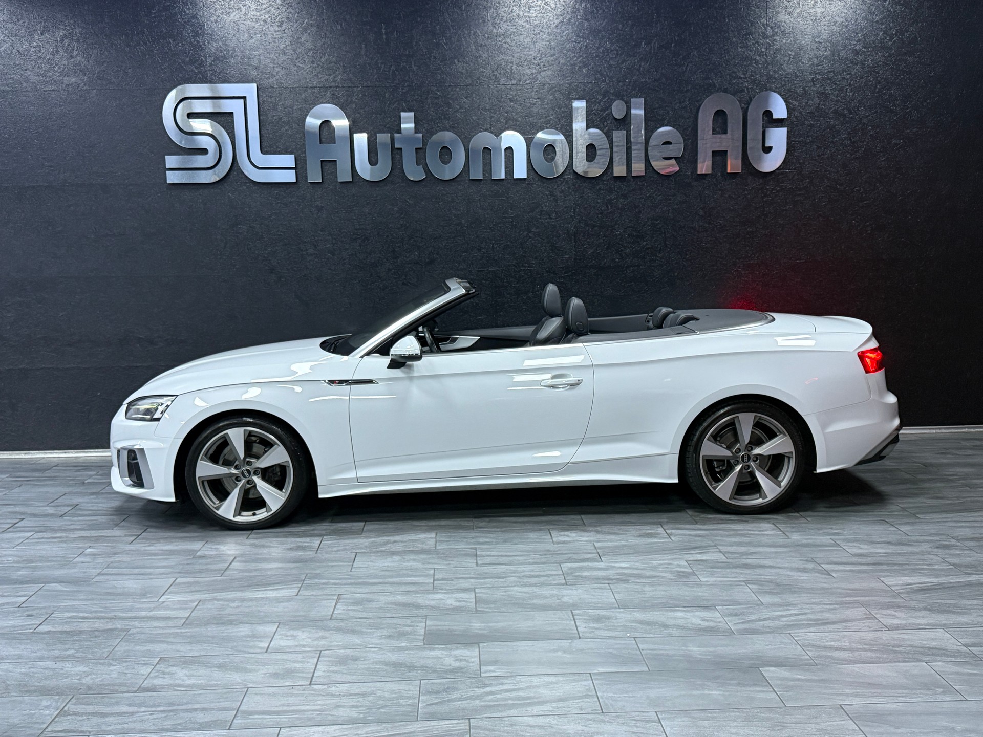 AUDI A5 Cabriolet 2.0 TDI S-Line S-tronic-image-11
